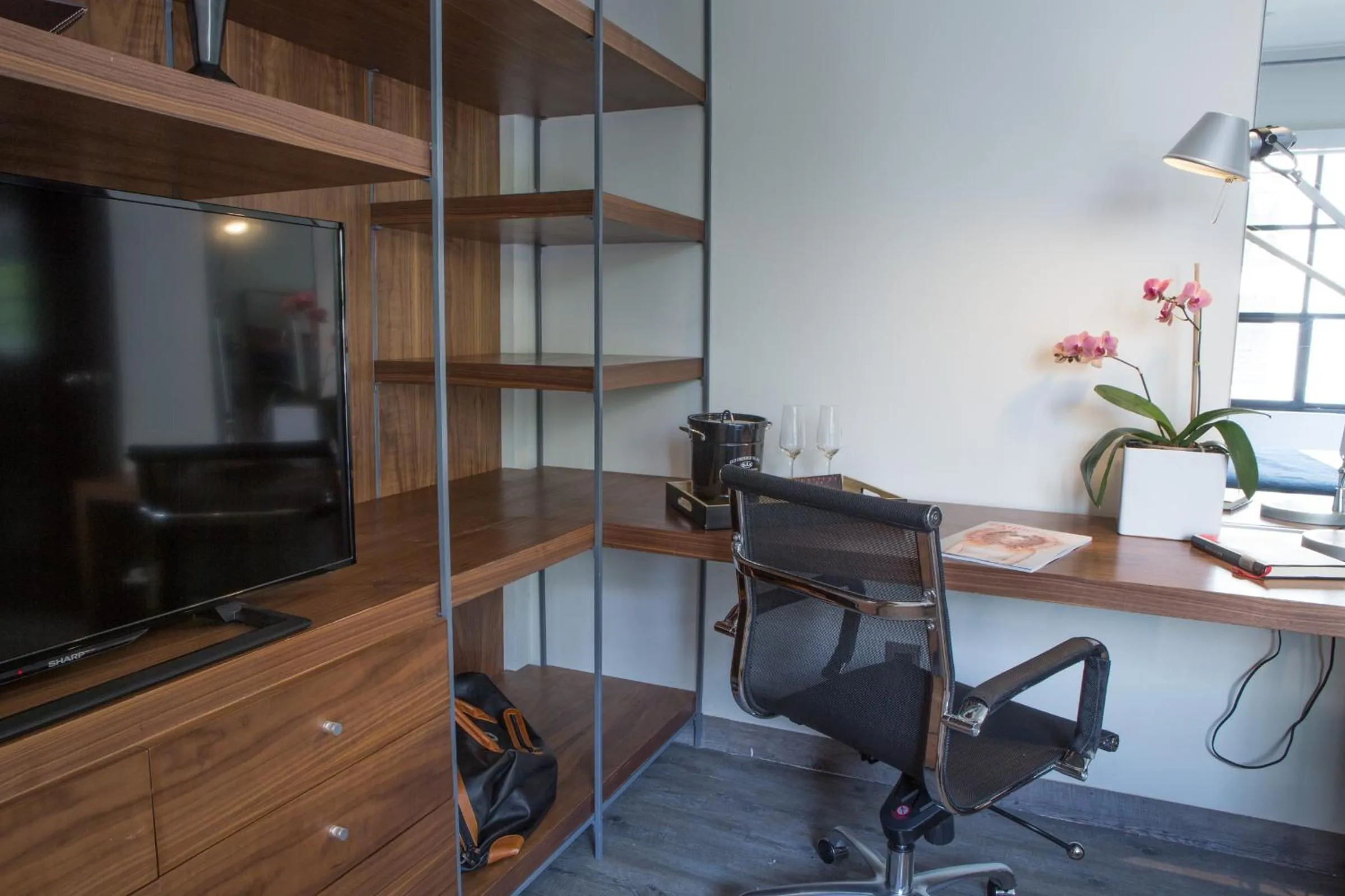 Decorative detail in FlowSuites Polanco