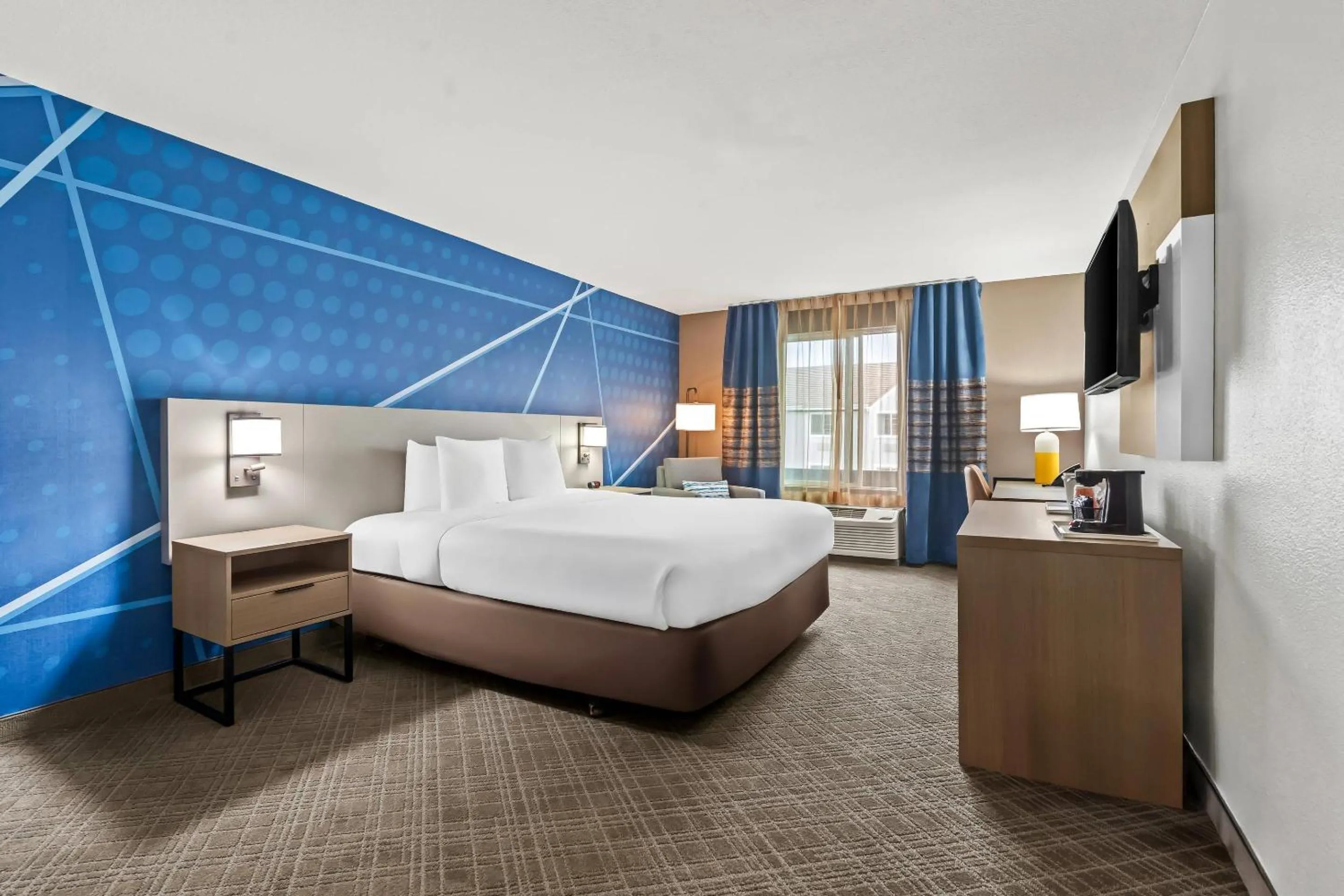 Bedroom, Bed in Comfort Inn South San Jose - Morgan Hill