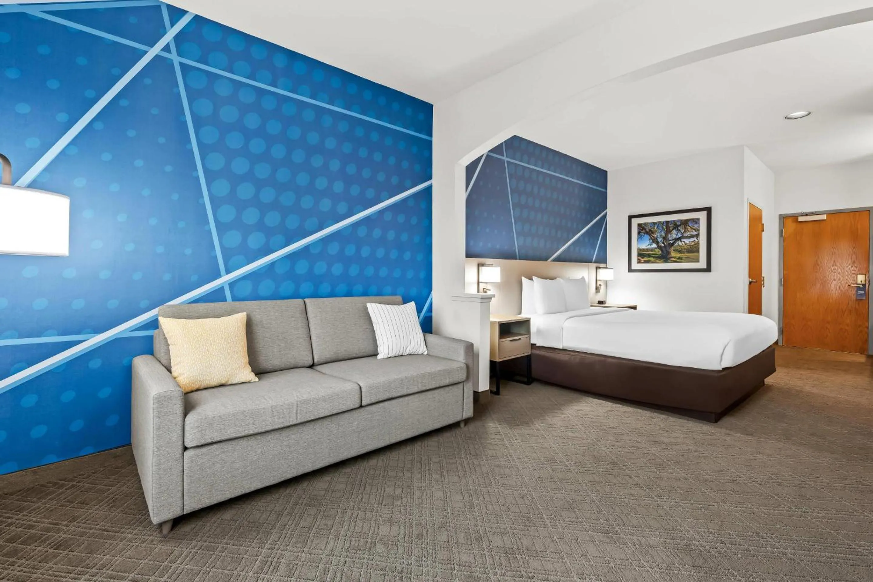 Bedroom, Bed in Comfort Inn South San Jose - Morgan Hill