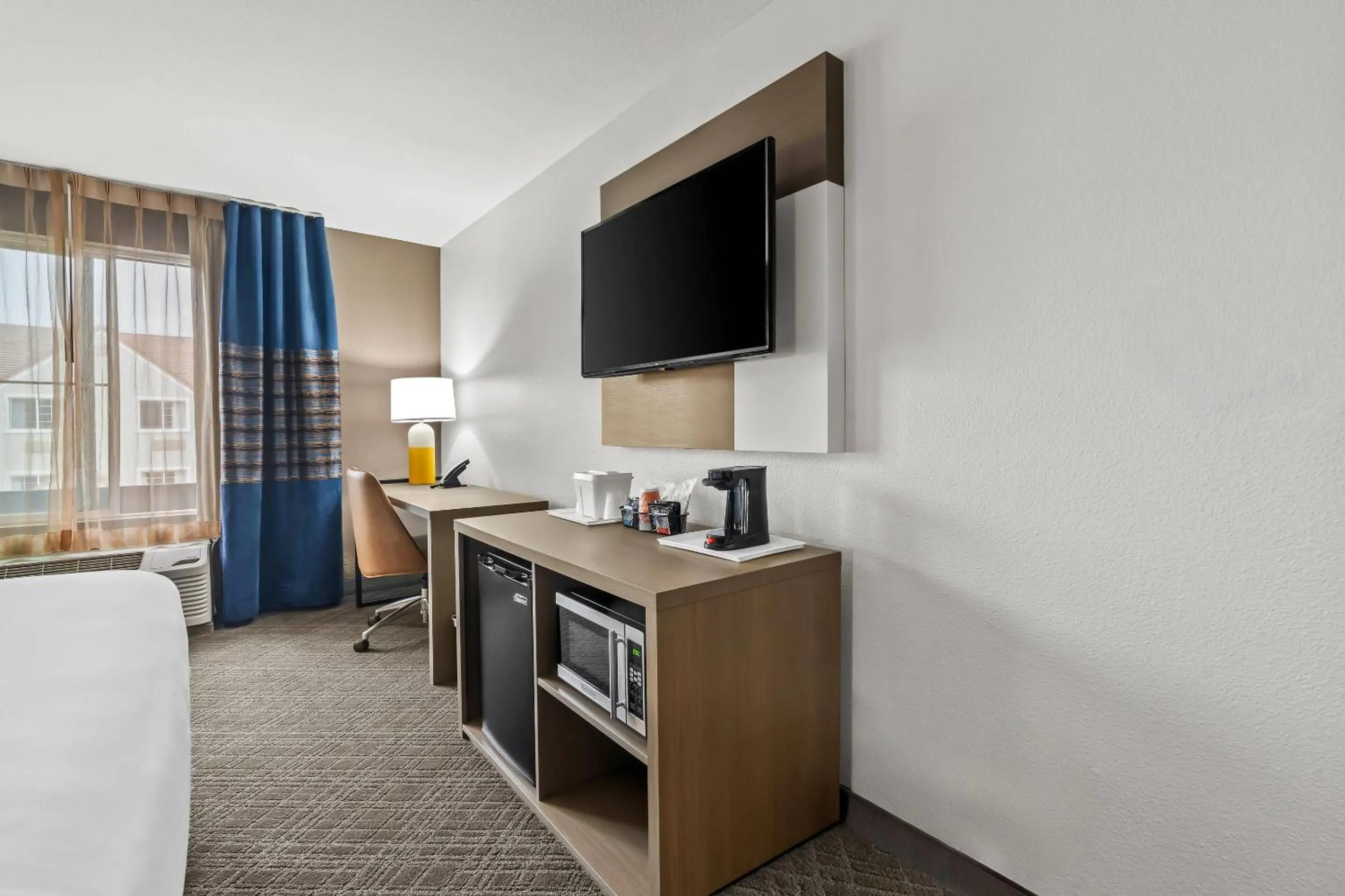 Bedroom in Comfort Inn South San Jose - Morgan Hill