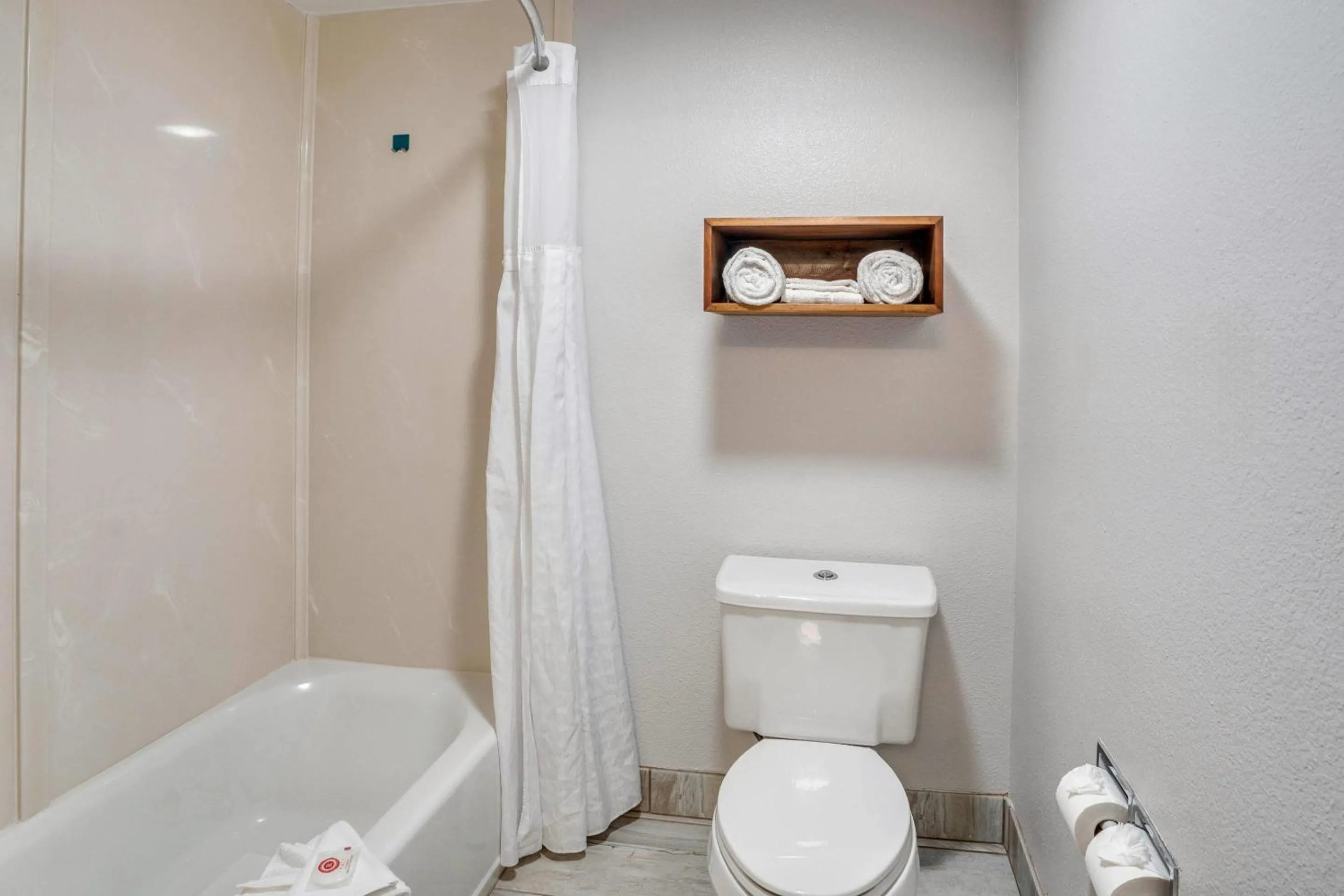 Bedroom in Comfort Inn South San Jose - Morgan Hill