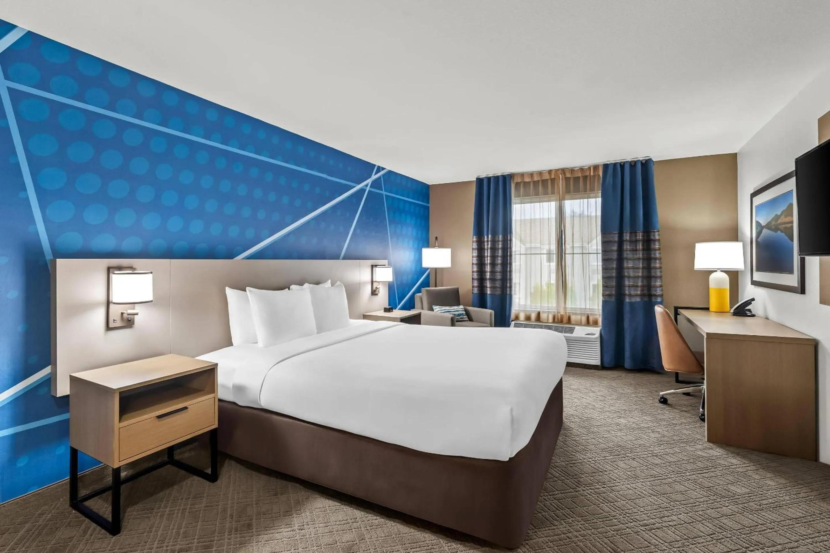 Bedroom, Bed in Comfort Inn South San Jose - Morgan Hill