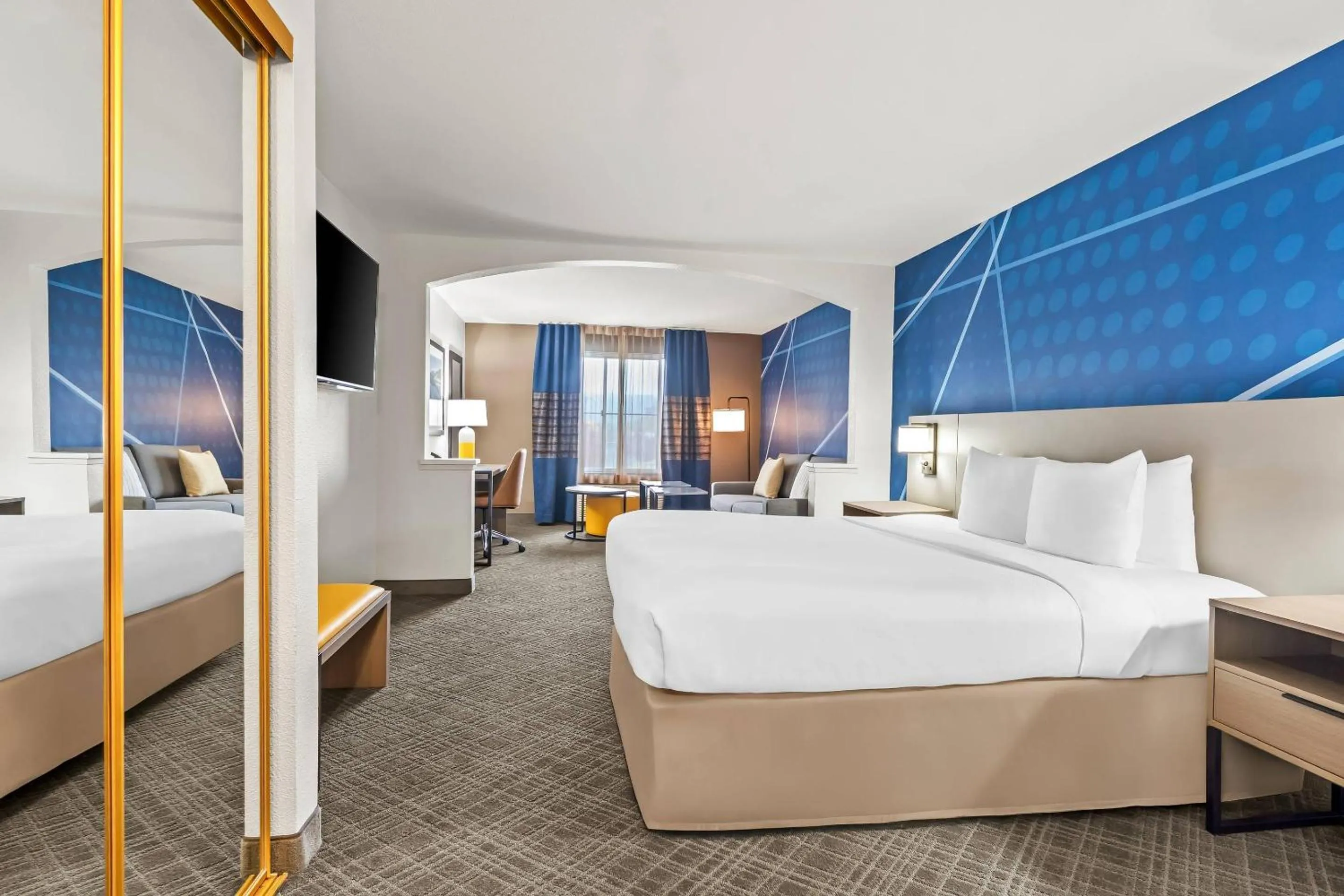 Bedroom, Bed in Comfort Inn South San Jose - Morgan Hill