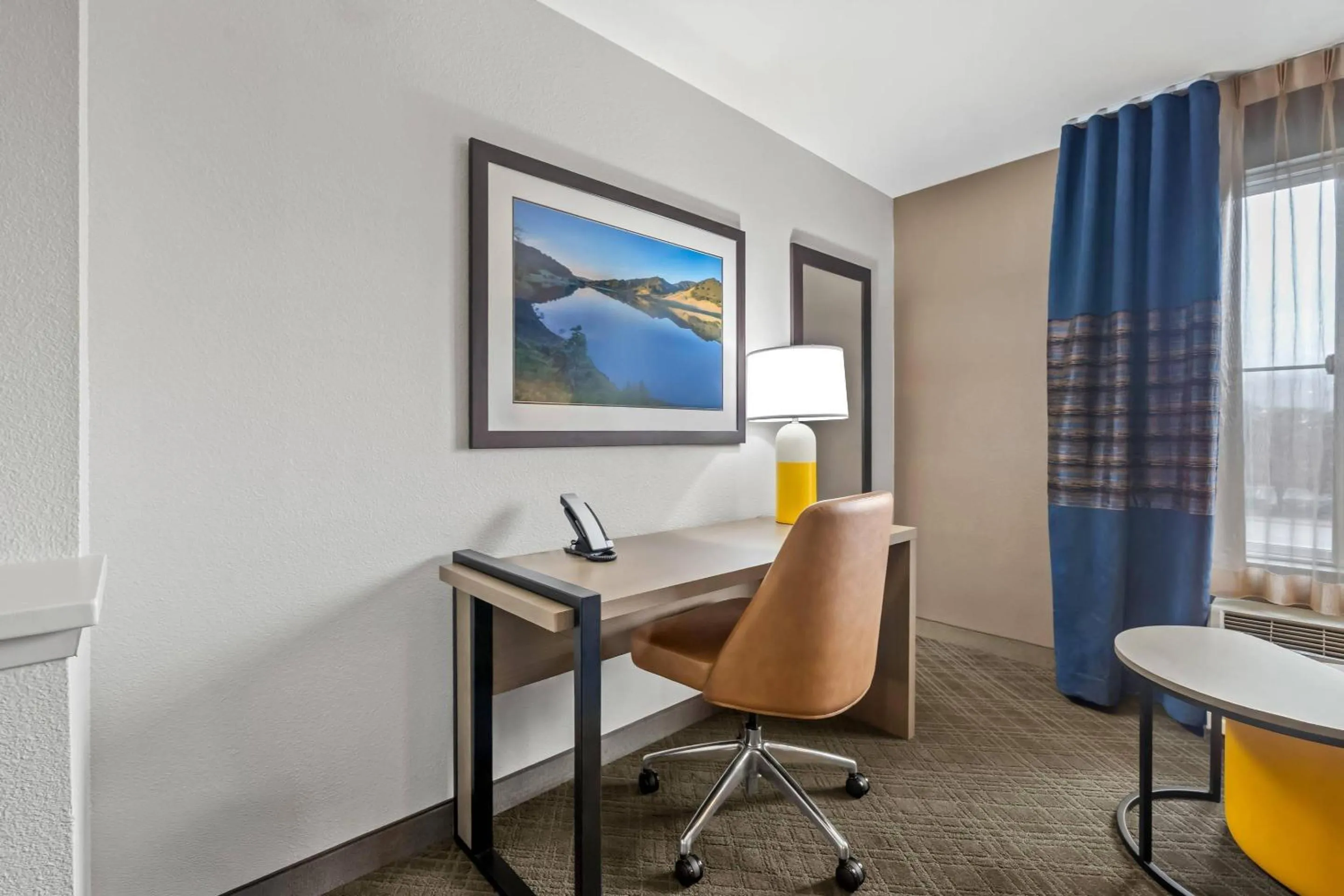 Bedroom in Comfort Inn South San Jose - Morgan Hill