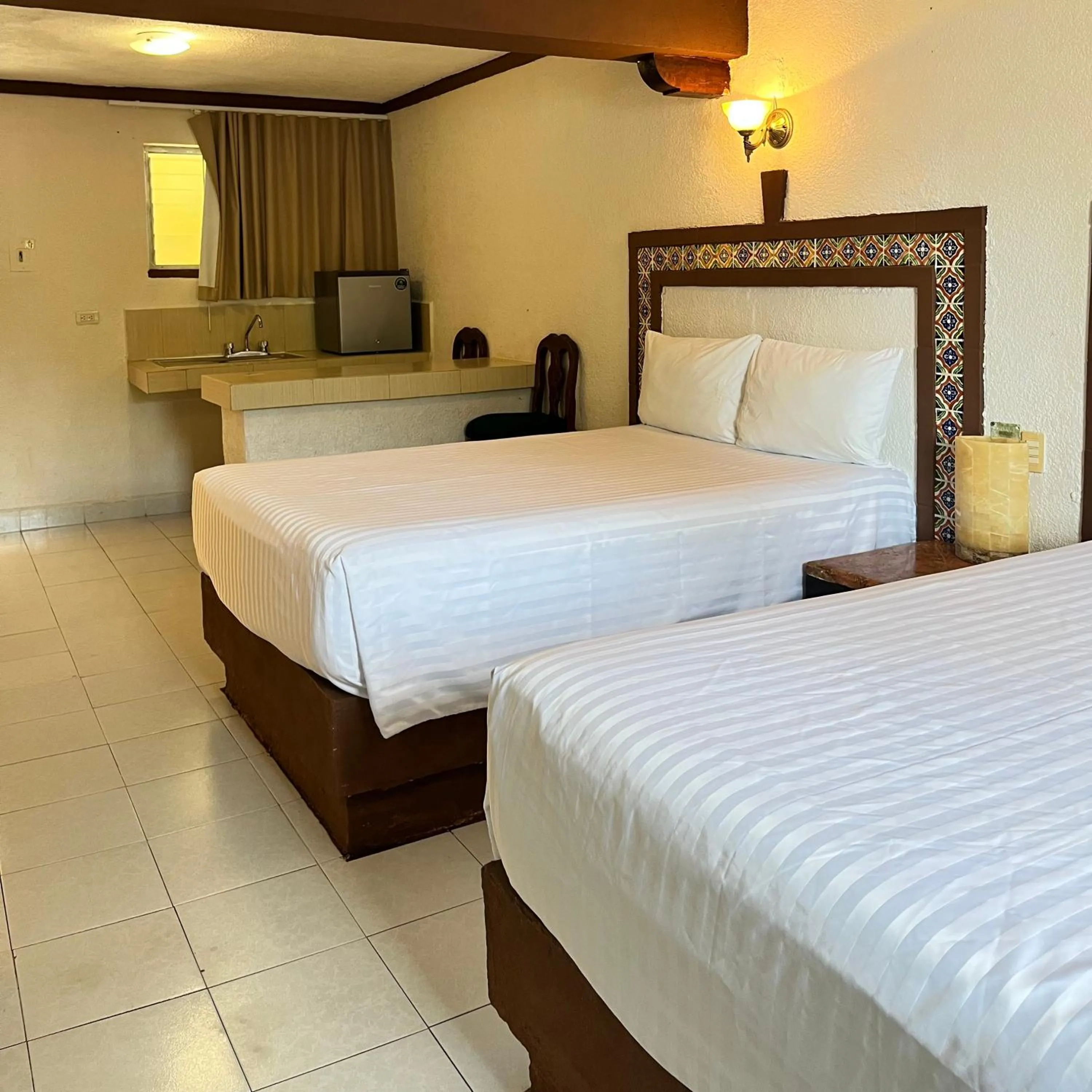 Bedroom, Bed in Suites Cancun Center