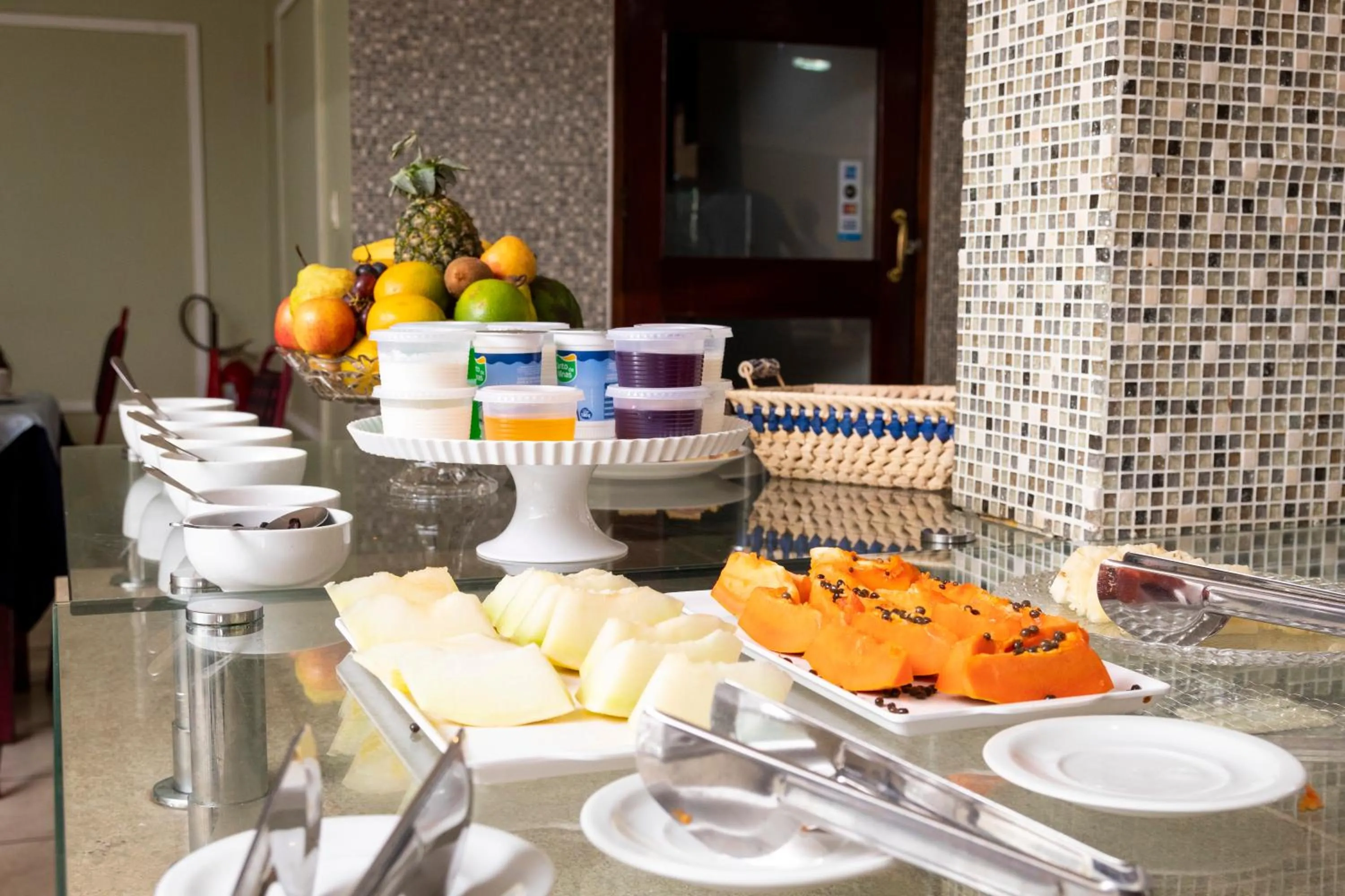 Breakfast in Victoria Plaza Hotel