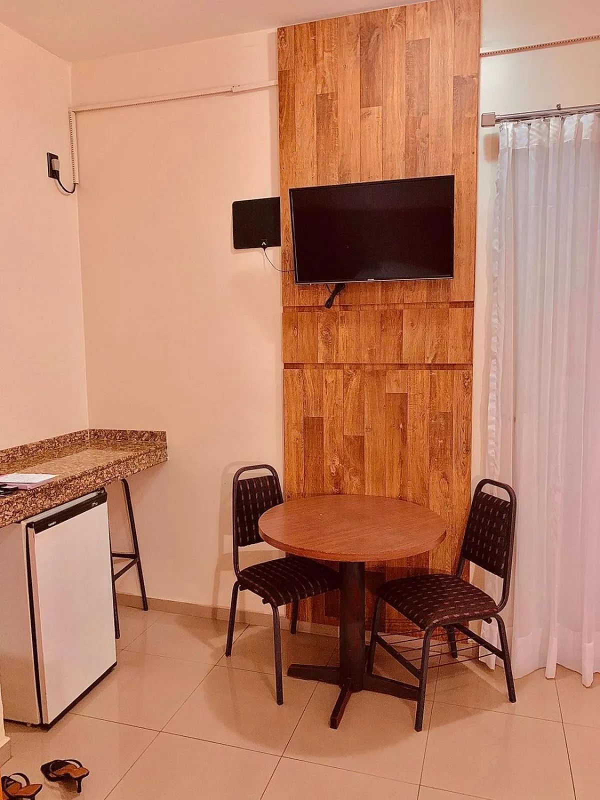 Victoria Plaza Hotel