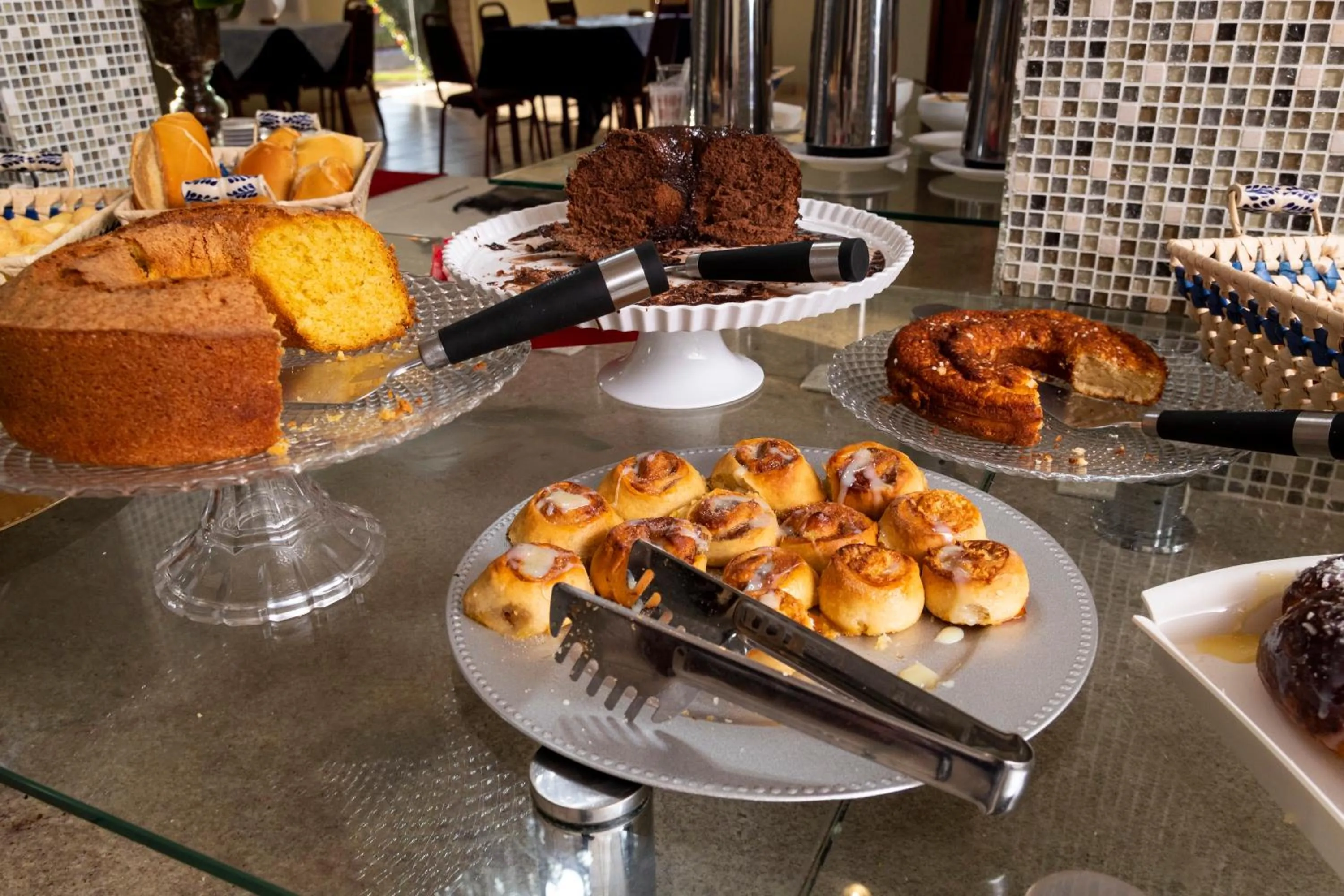 Breakfast in Victoria Plaza Hotel