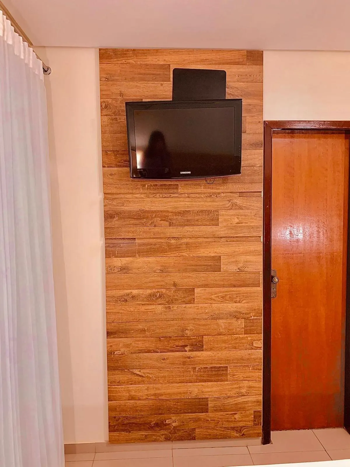 Victoria Plaza Hotel