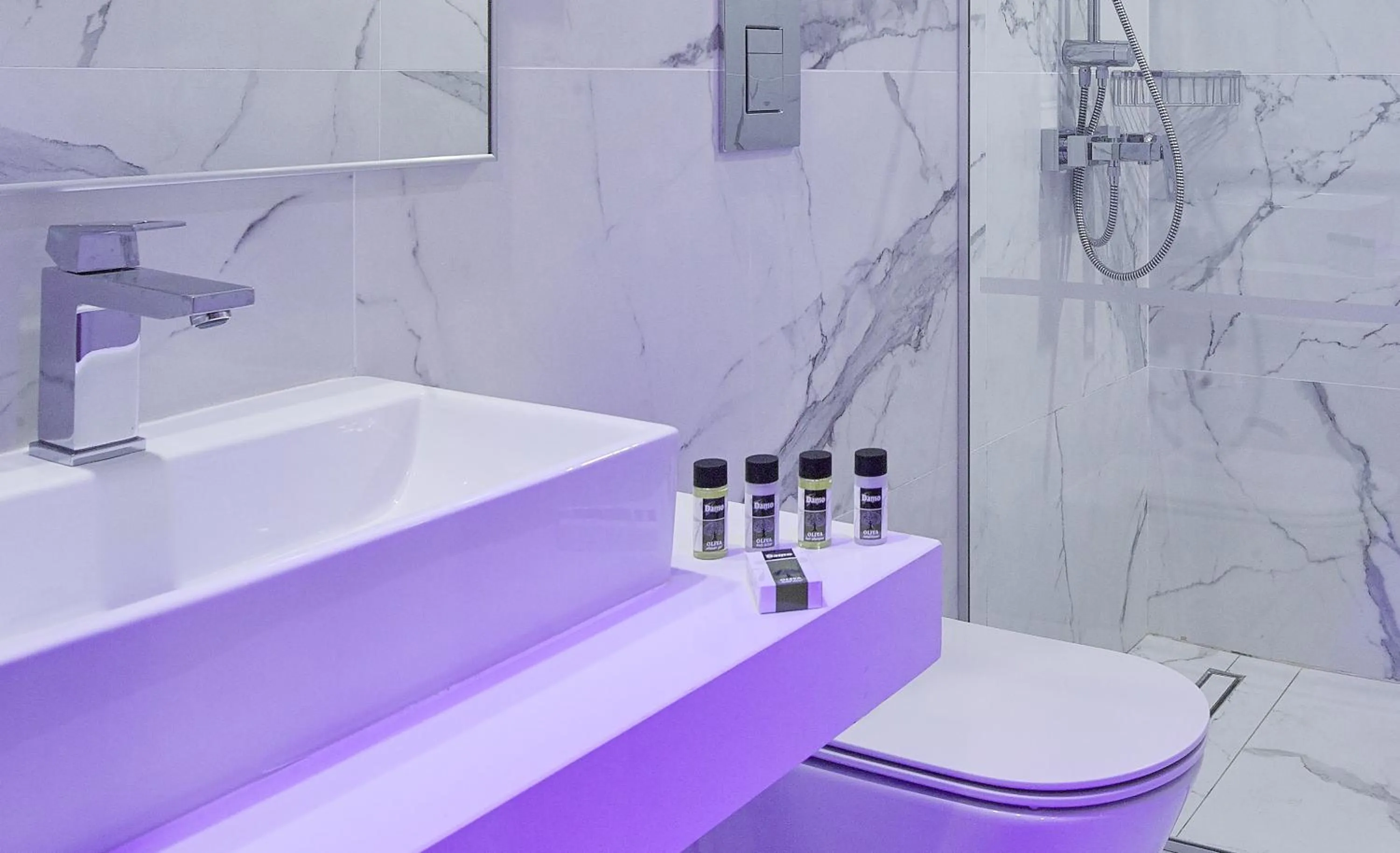 Hot Tub in The Blue Ivy Hotel & Suites