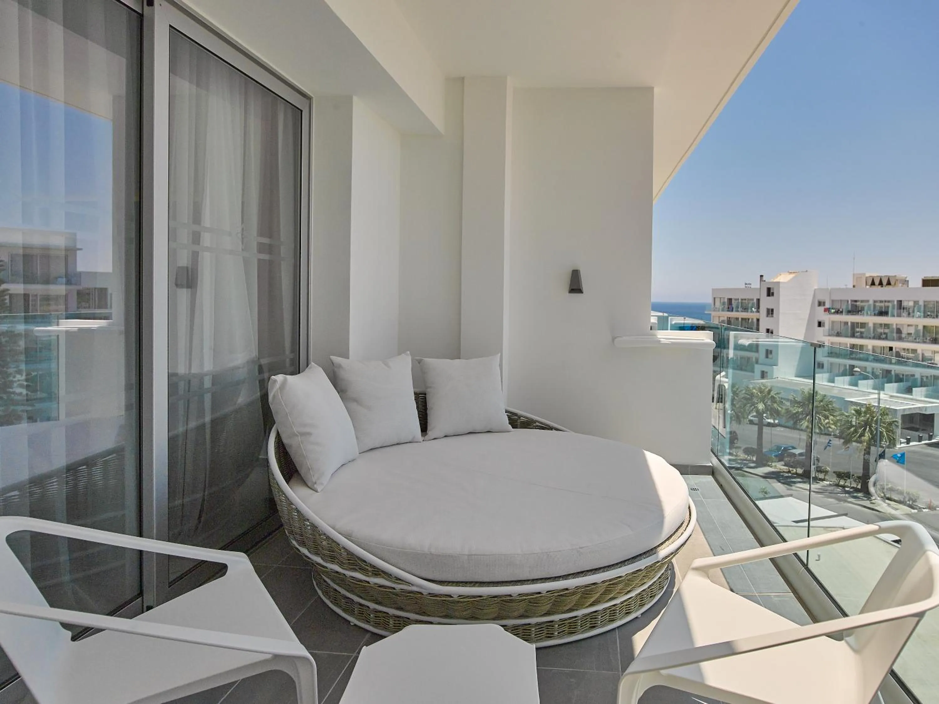 Balcony/Terrace in The Blue Ivy Hotel & Suites