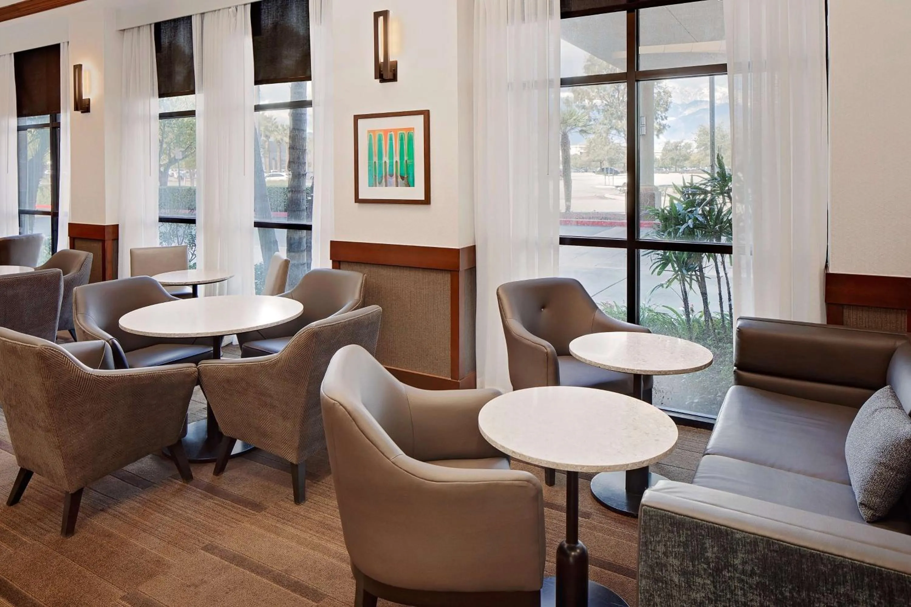 Lobby or reception in Hyatt Place Ontario/Rancho Cucamonga