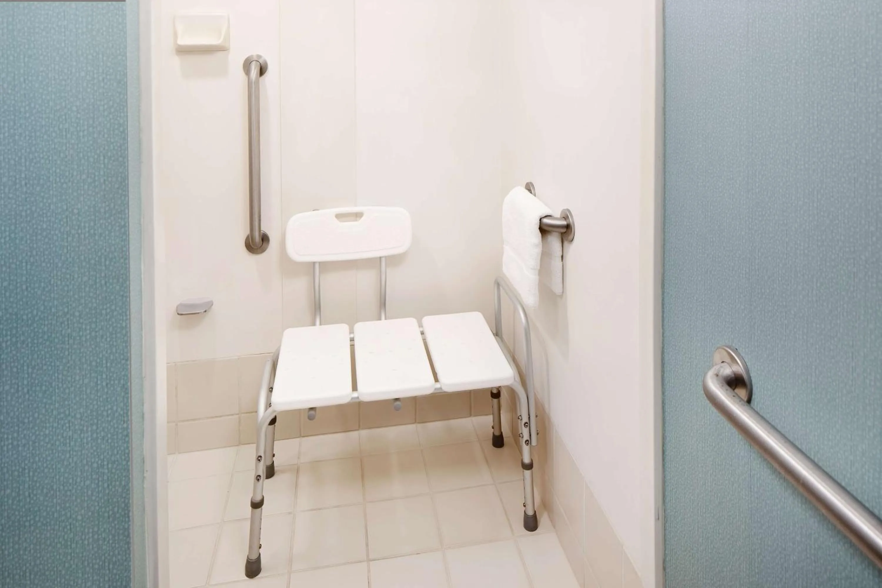 Bathroom in Hyatt Place Ontario/Rancho Cucamonga