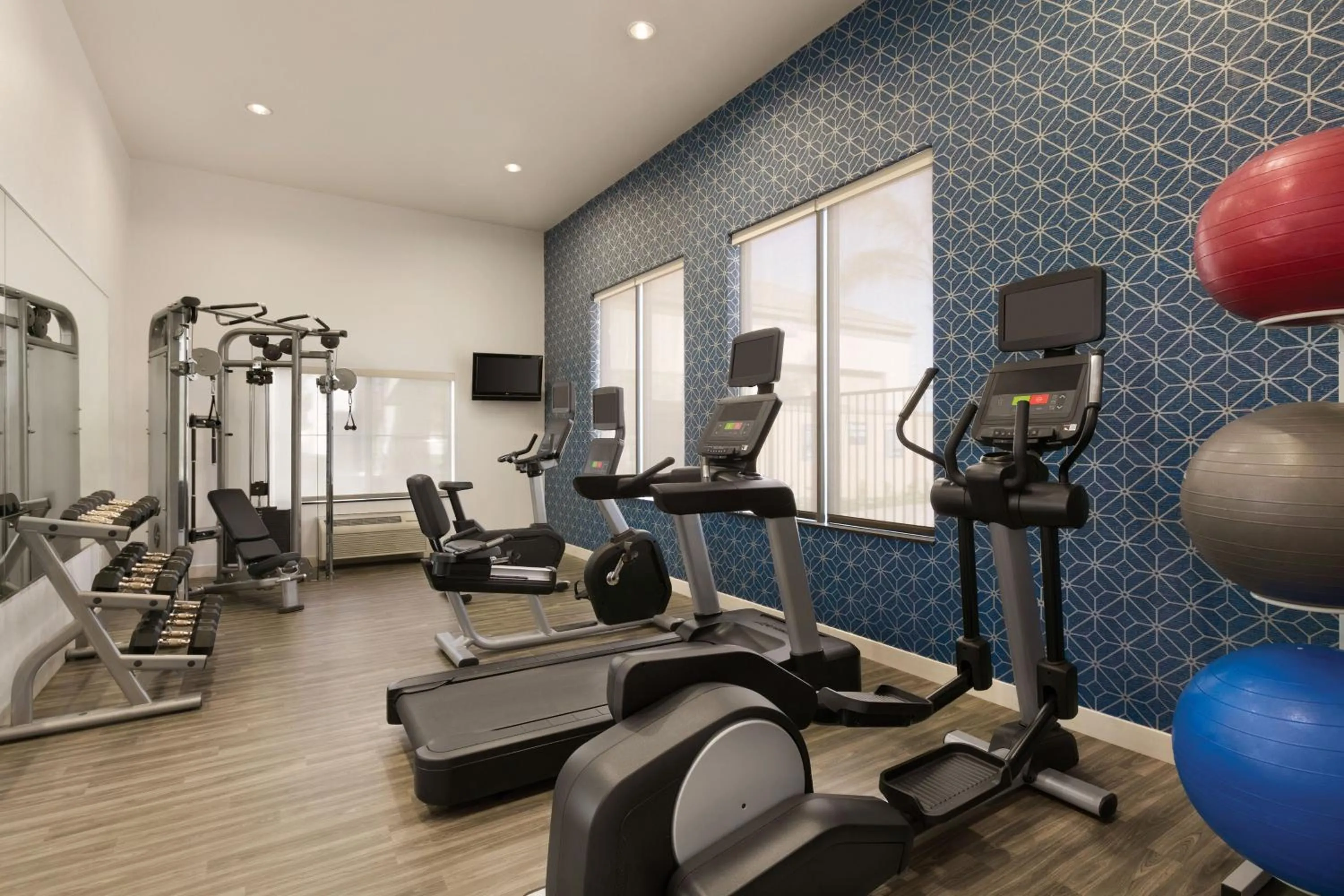Fitness centre/facilities in Four Points by Sheraton Sacramento Airport