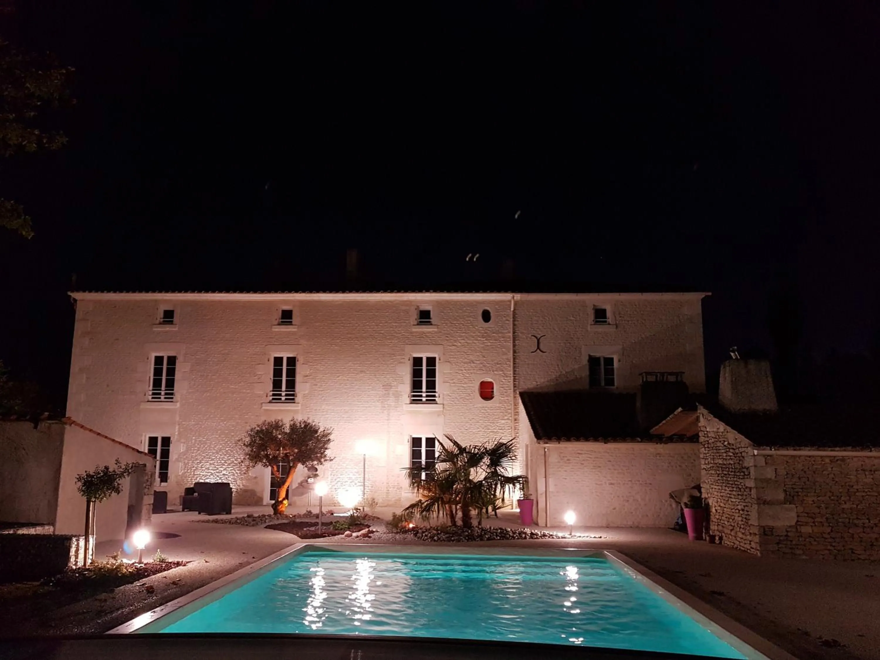 Swimming pool in Le Marais Picotin