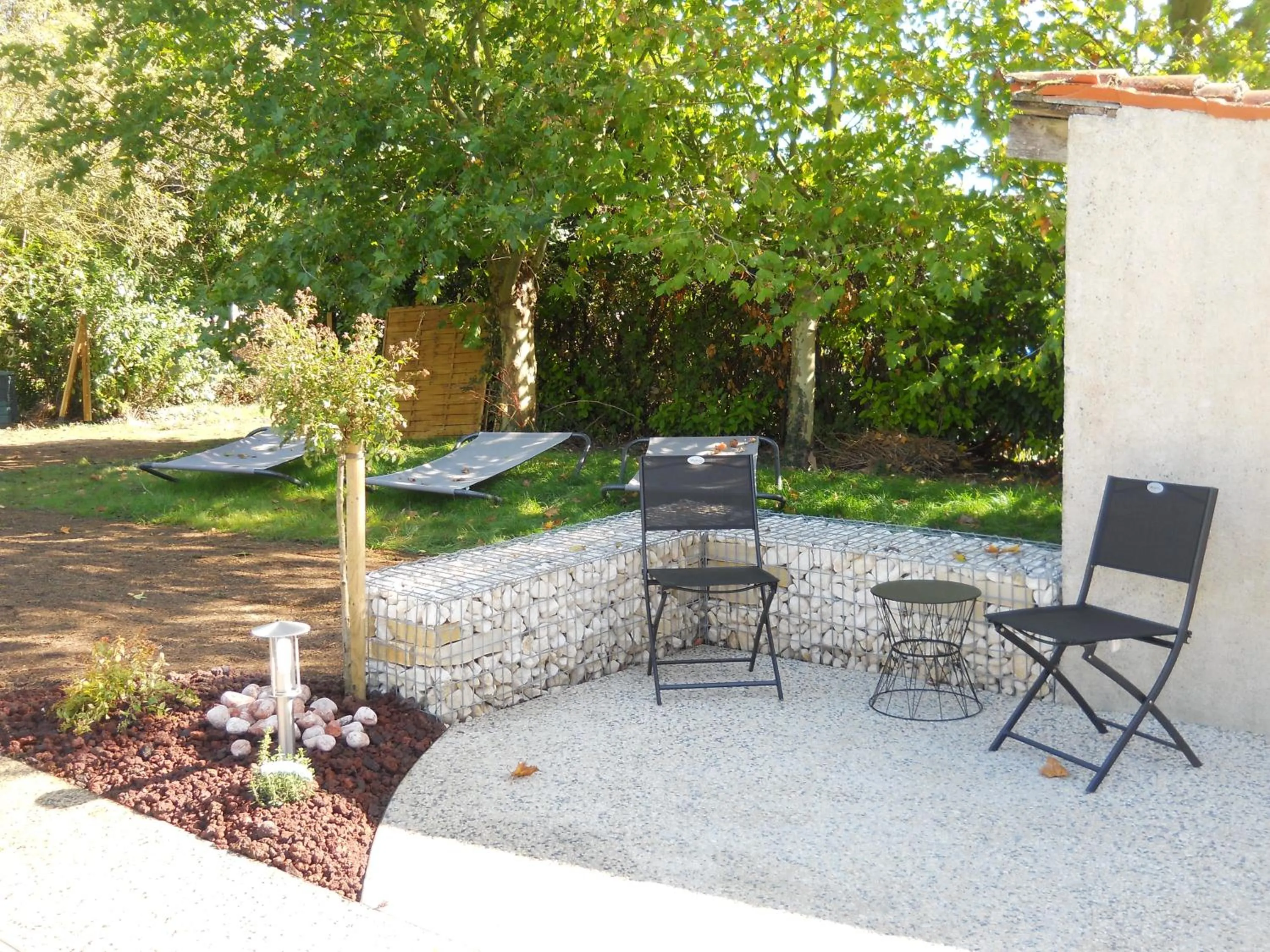 Garden view in Le Marais Picotin