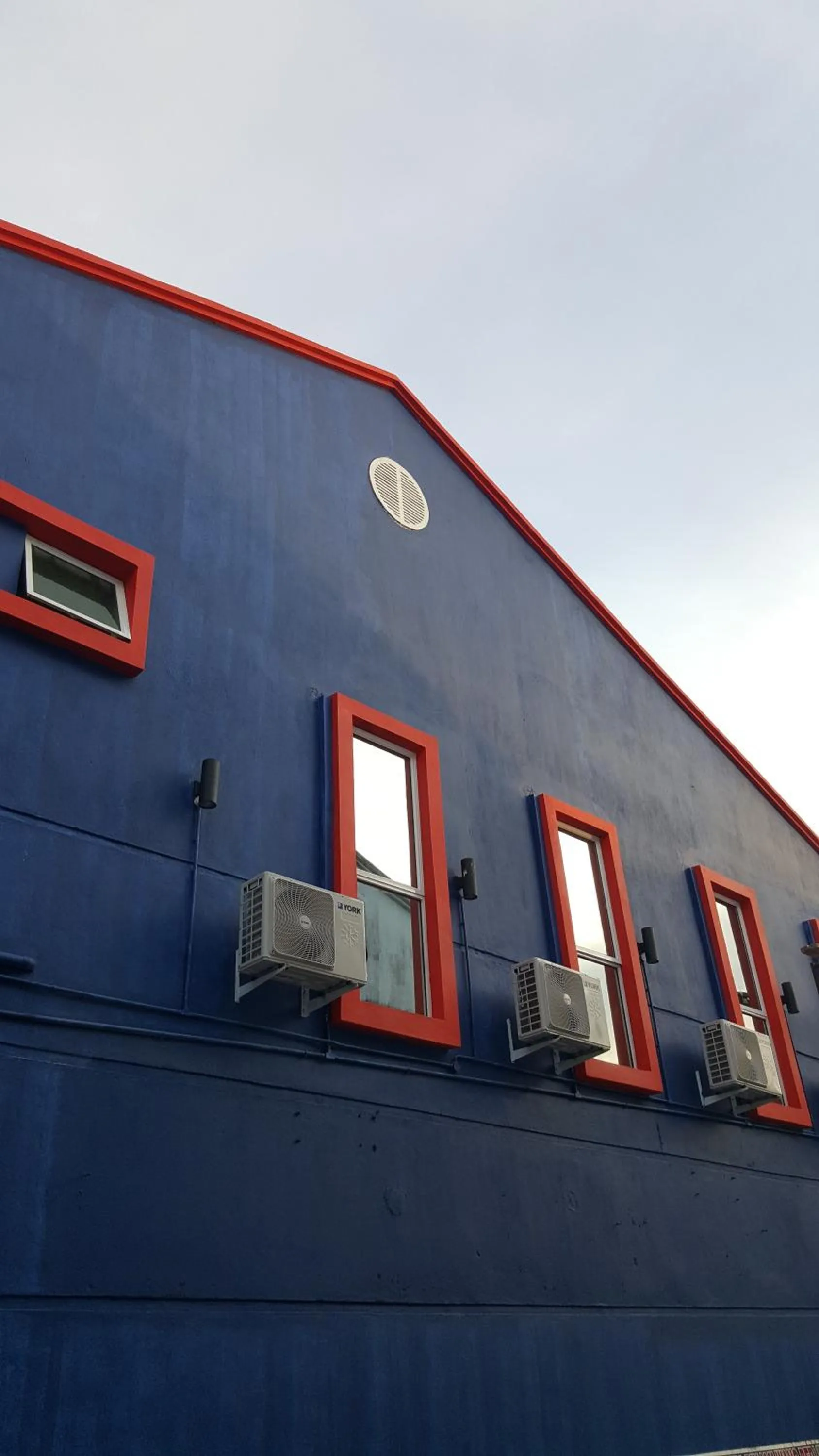 Property building in Kuree Hut