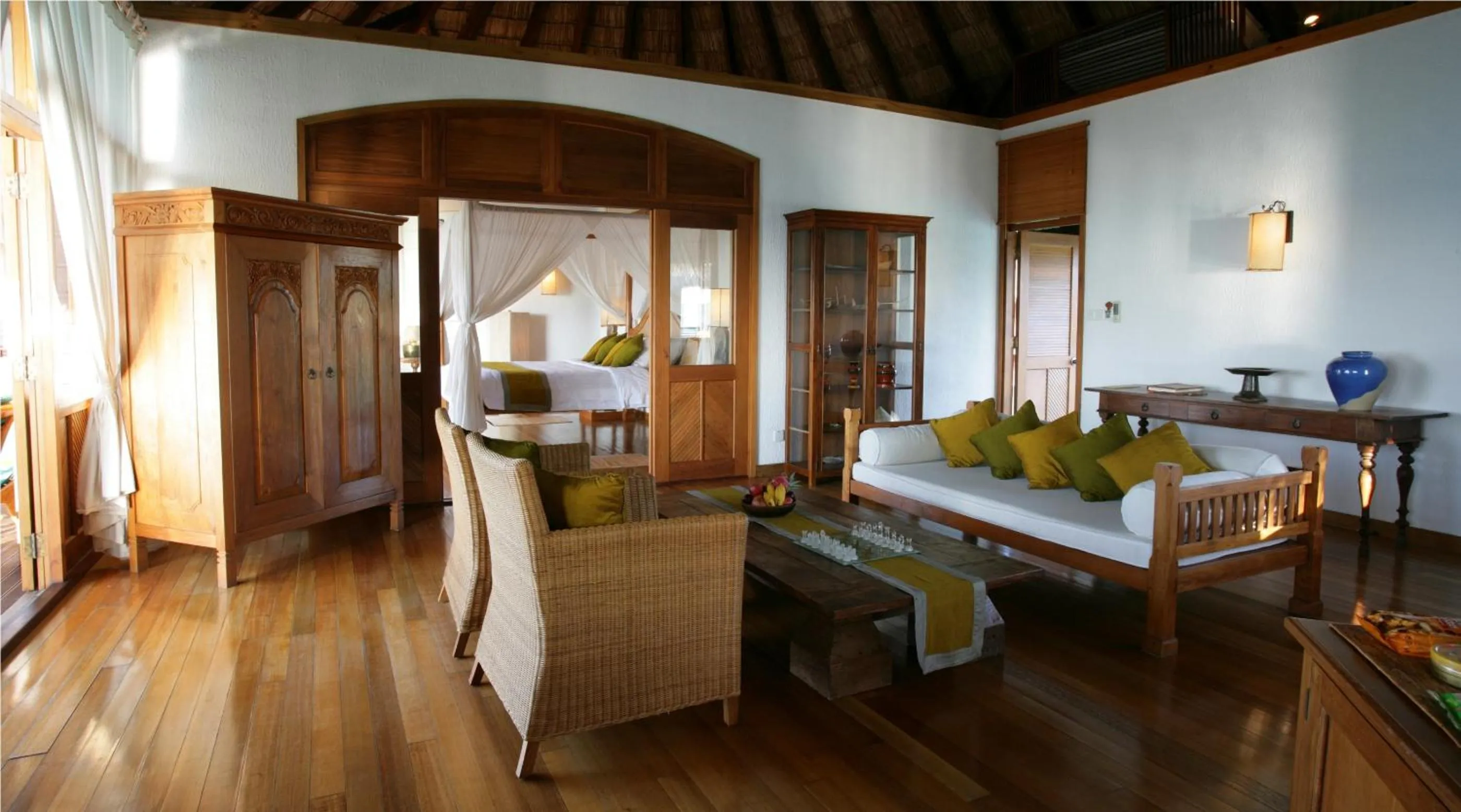 Living room, Bed in Coco Palm Dhuni Kolhu