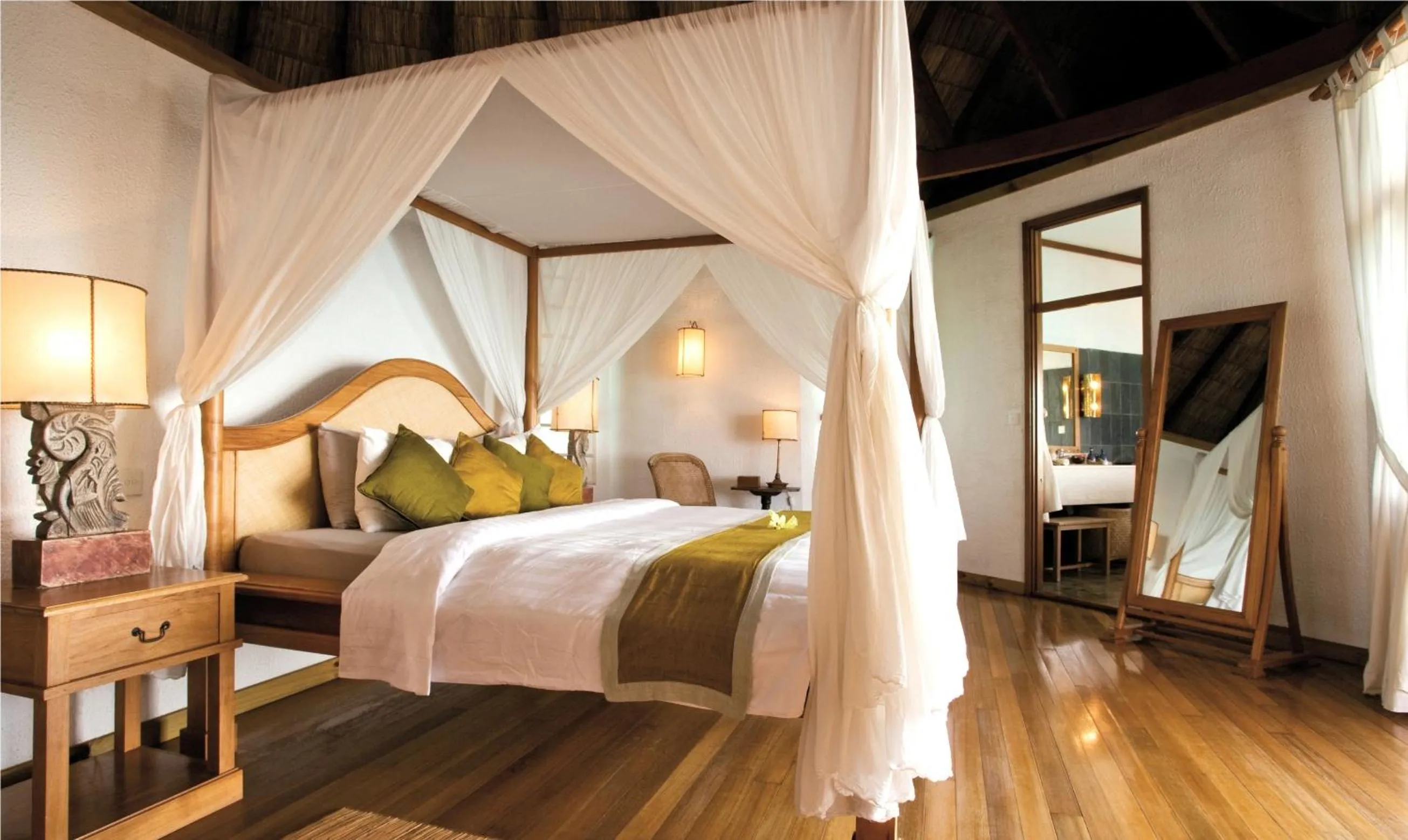 Bedroom, Bed in Coco Palm Dhuni Kolhu