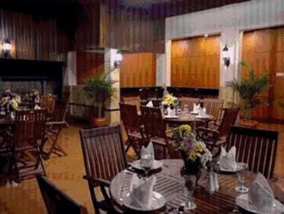 Restaurant/places to eat in Royal Senyiur Hotel