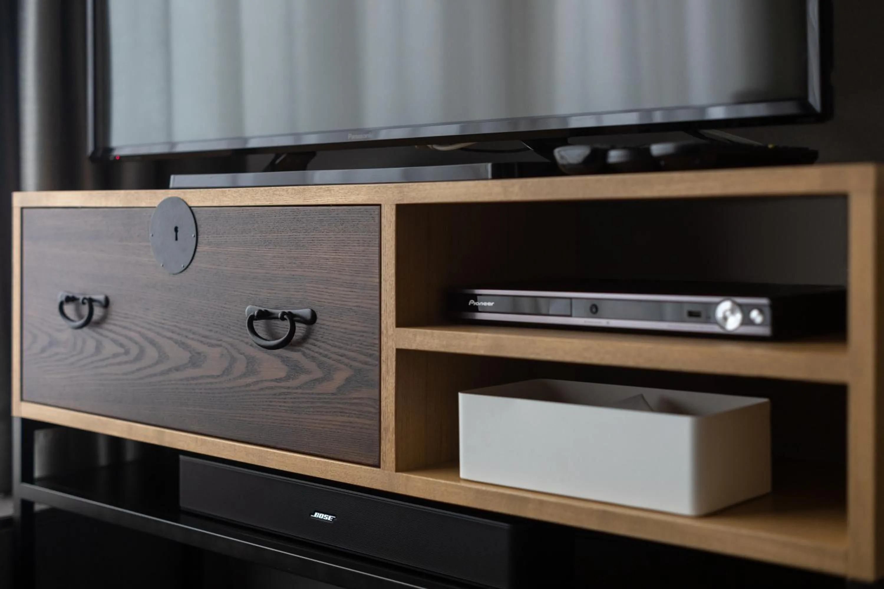 TV and multimedia in Hundred Stay Tokyo Shinjuku