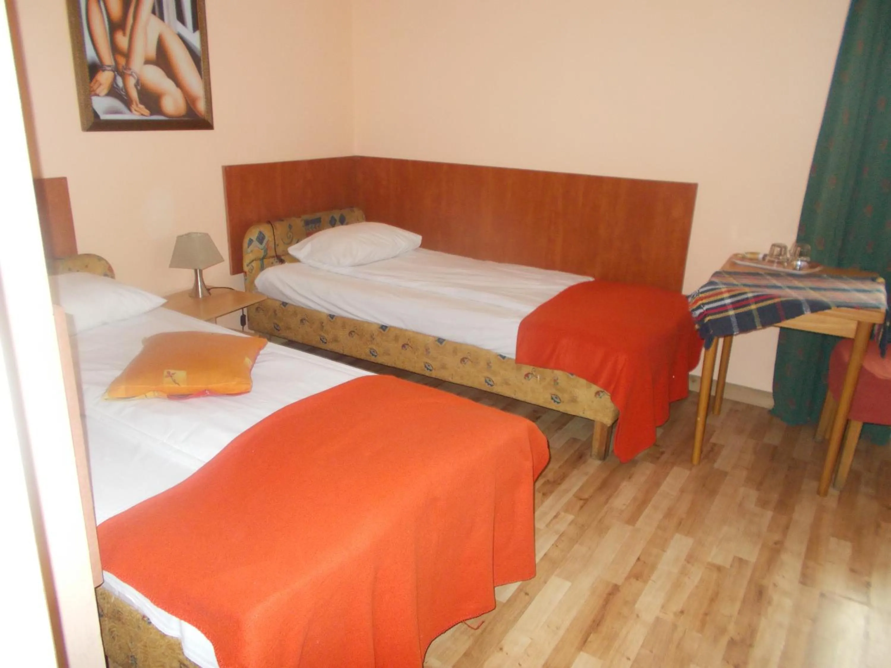 Standard Twin Room in Motel Rezydent
