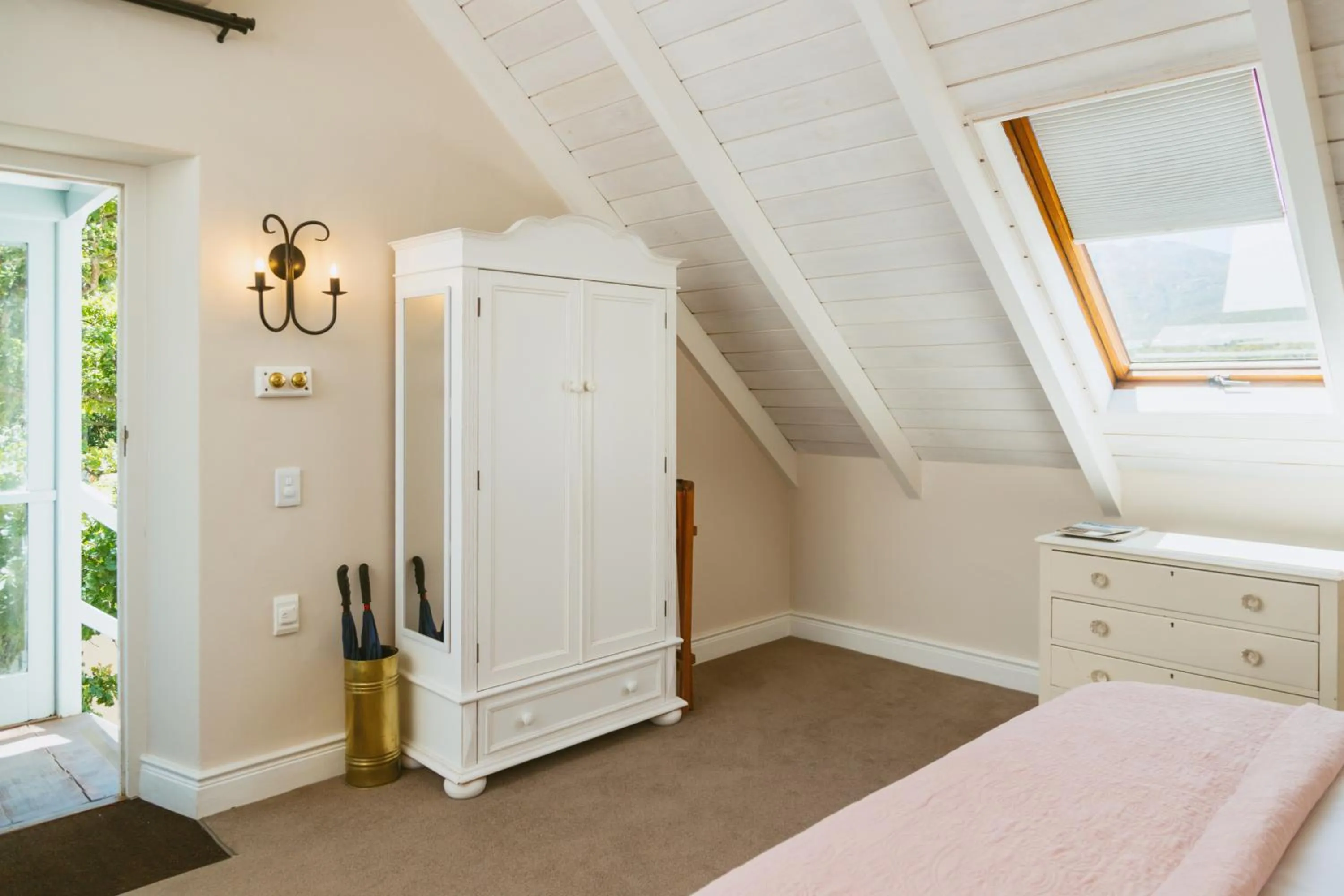 Bedroom, Bed in Auberge Clermont