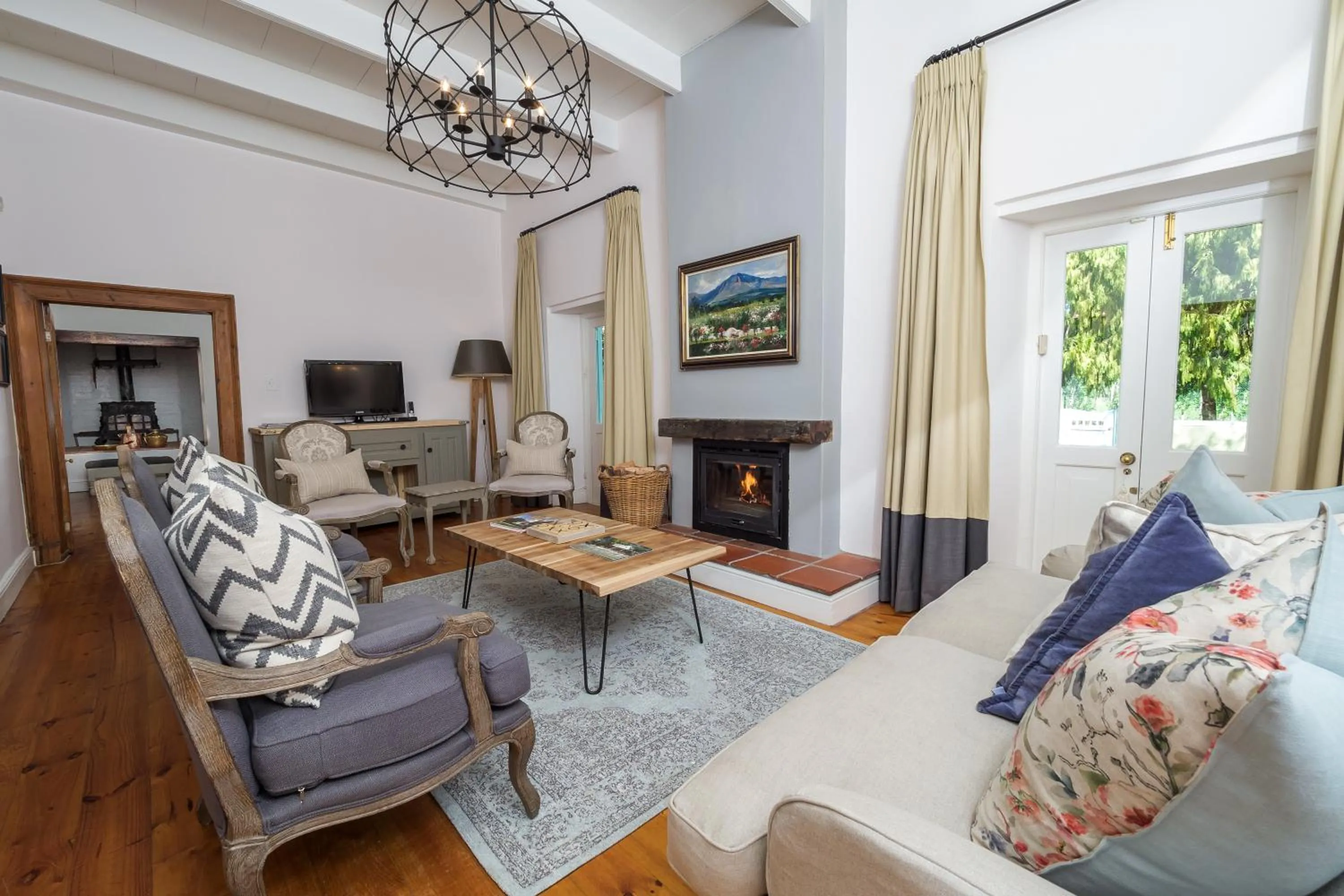 TV and multimedia in Auberge Clermont