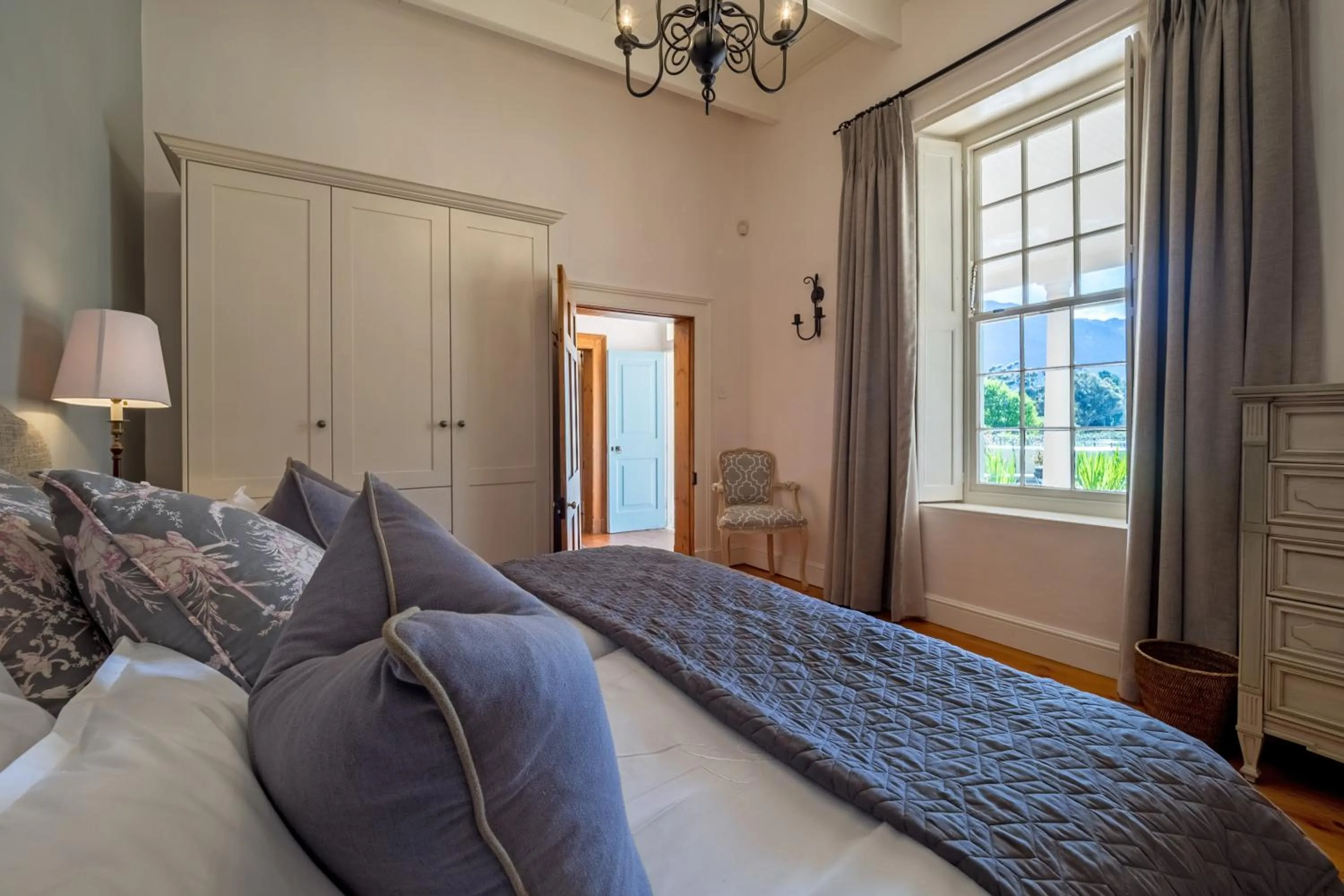 Bed in Auberge Clermont