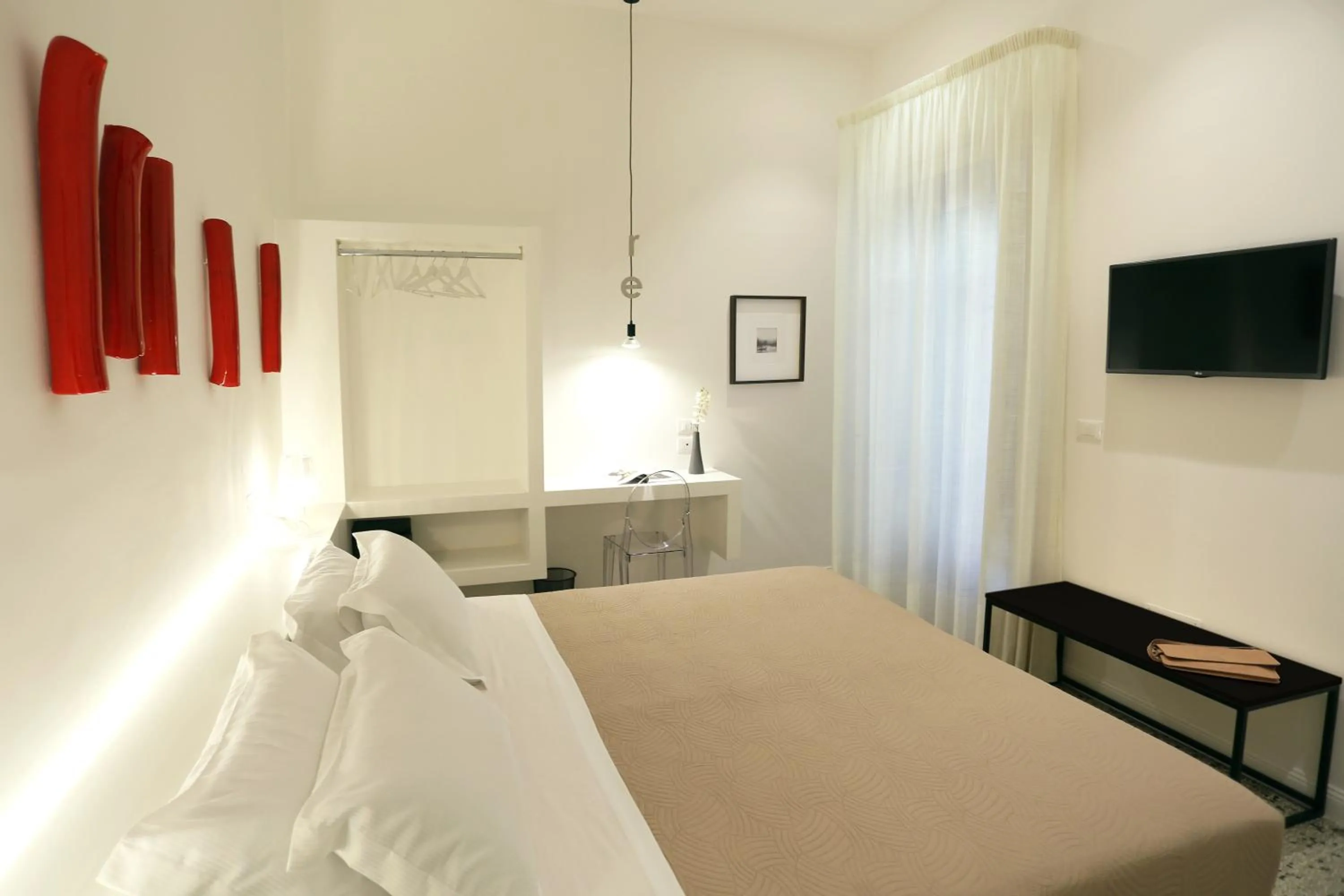 Re Ruggero Rooms