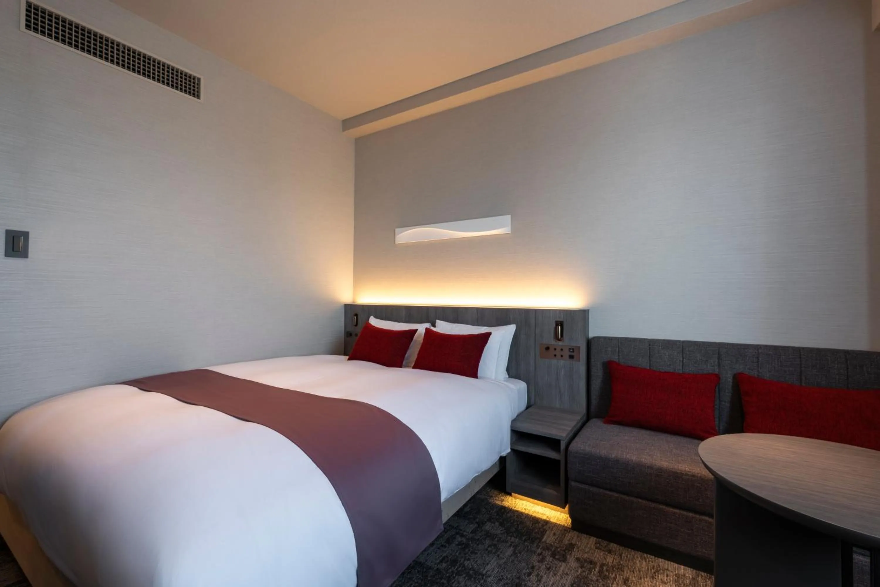 Photo of the whole room, Bed in Hotel JAL City Haneda Tokyo