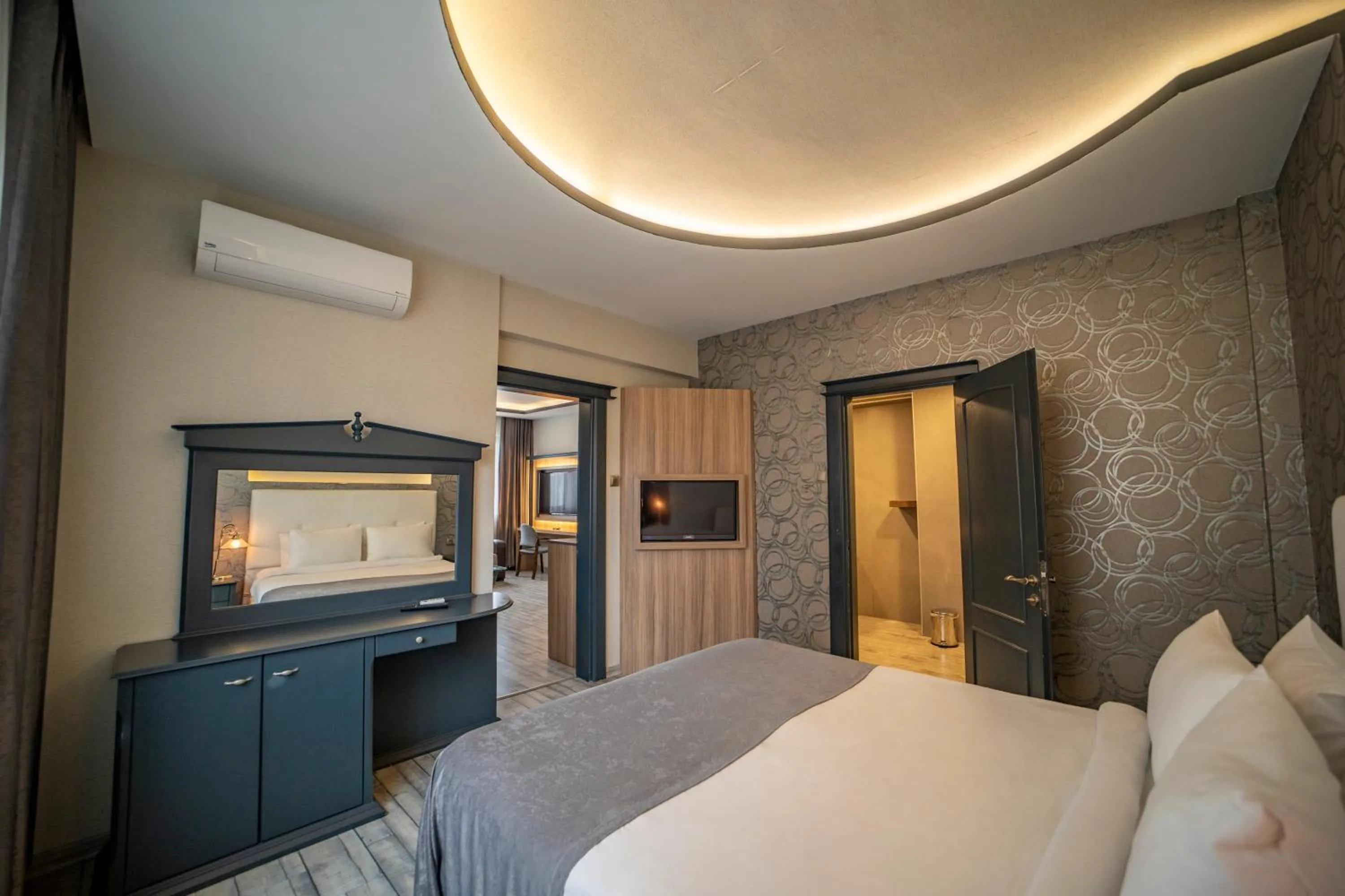 TV and multimedia, Bed in Aksular Hotel