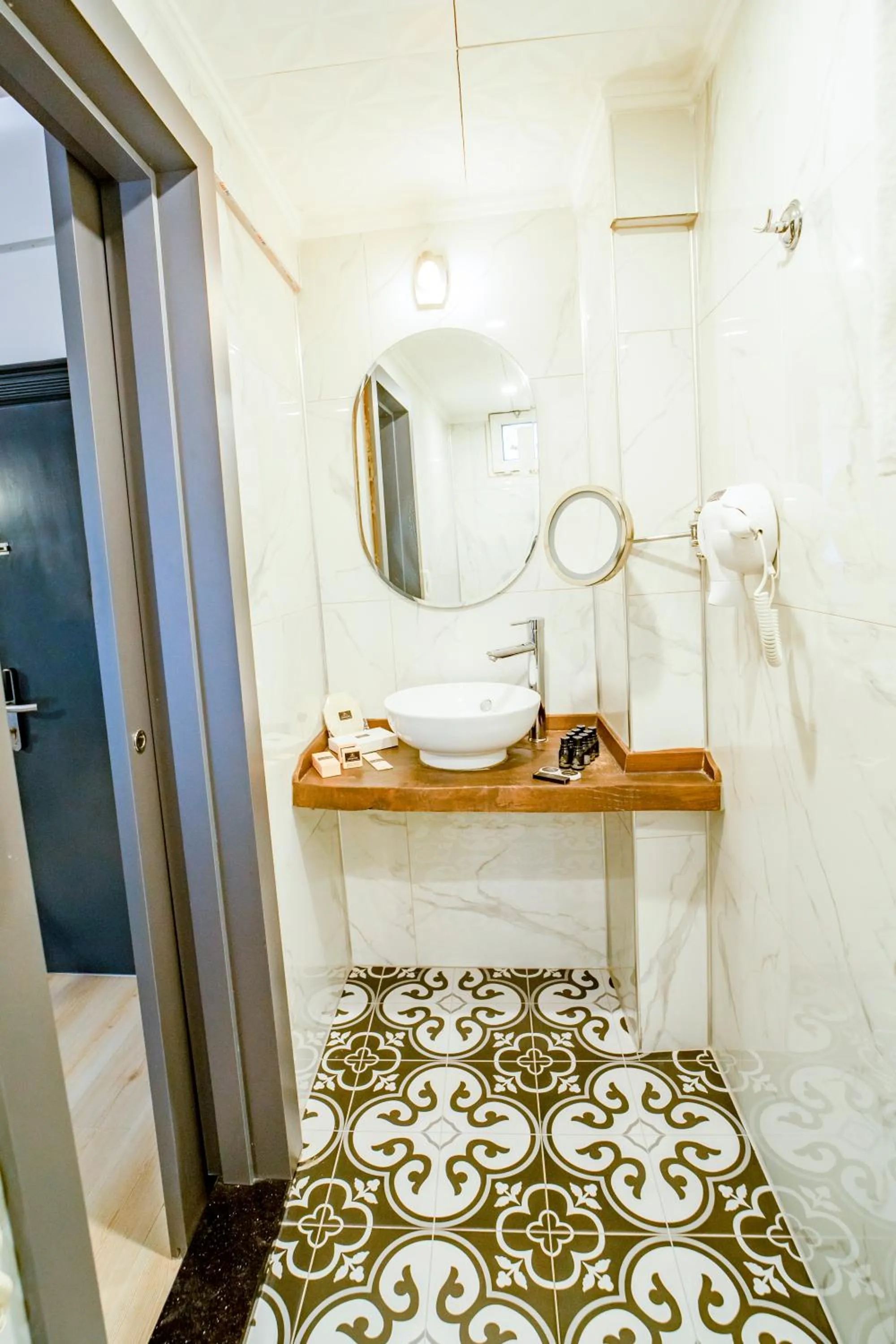 Bathroom in Aksular Hotel