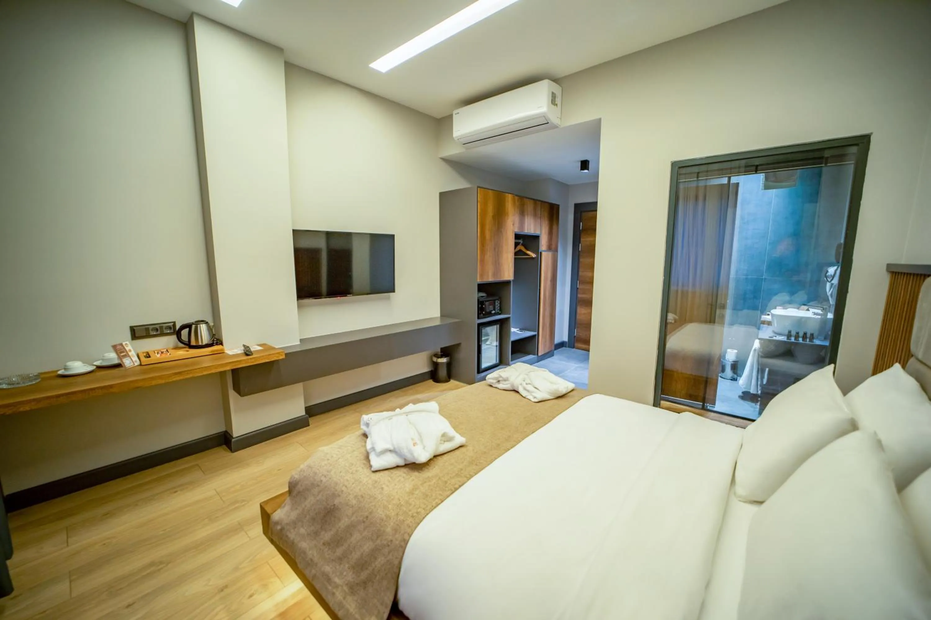 Bathroom, Bed in Aksular Hotel