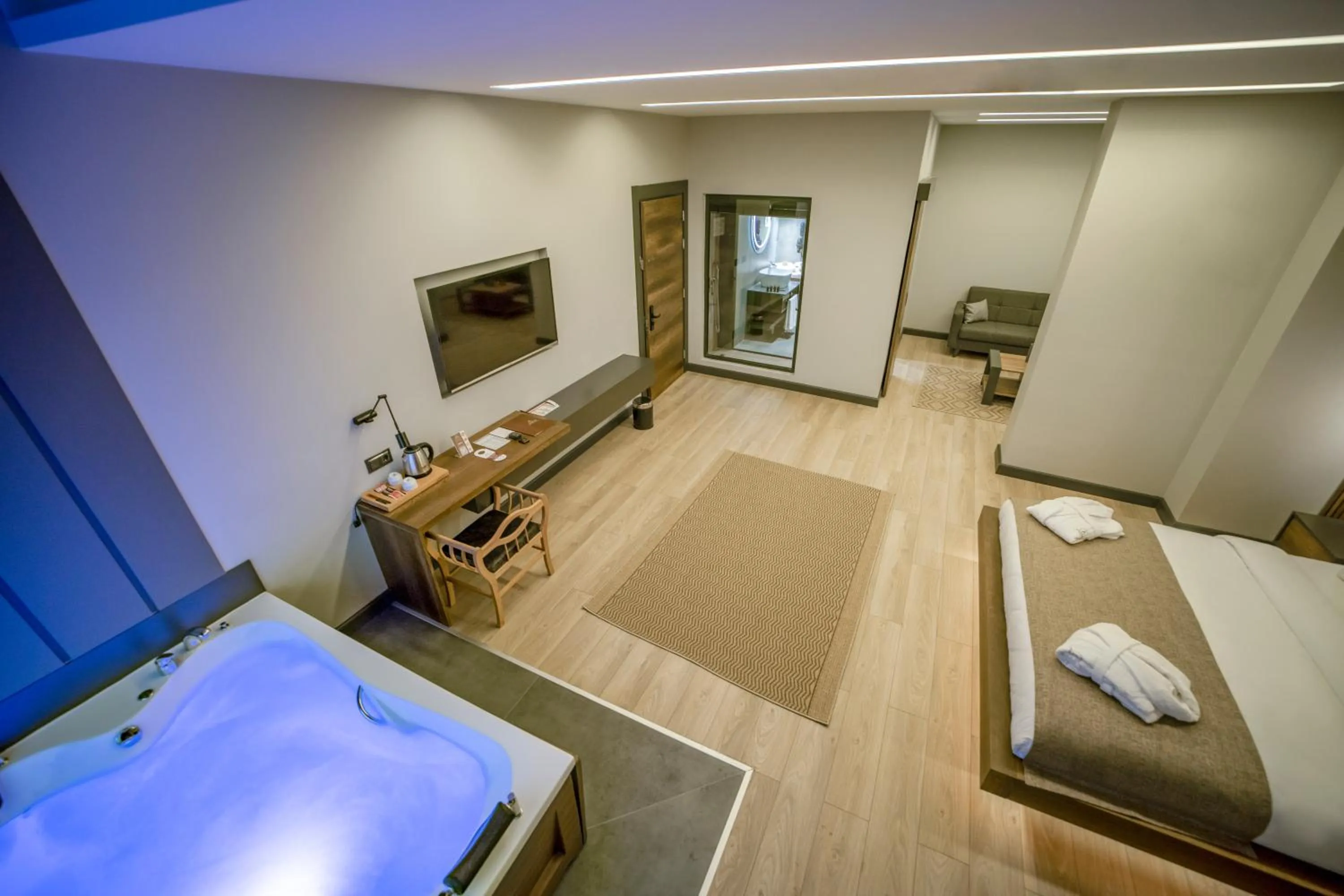 Photo of the whole room, Bed in Aksular Hotel