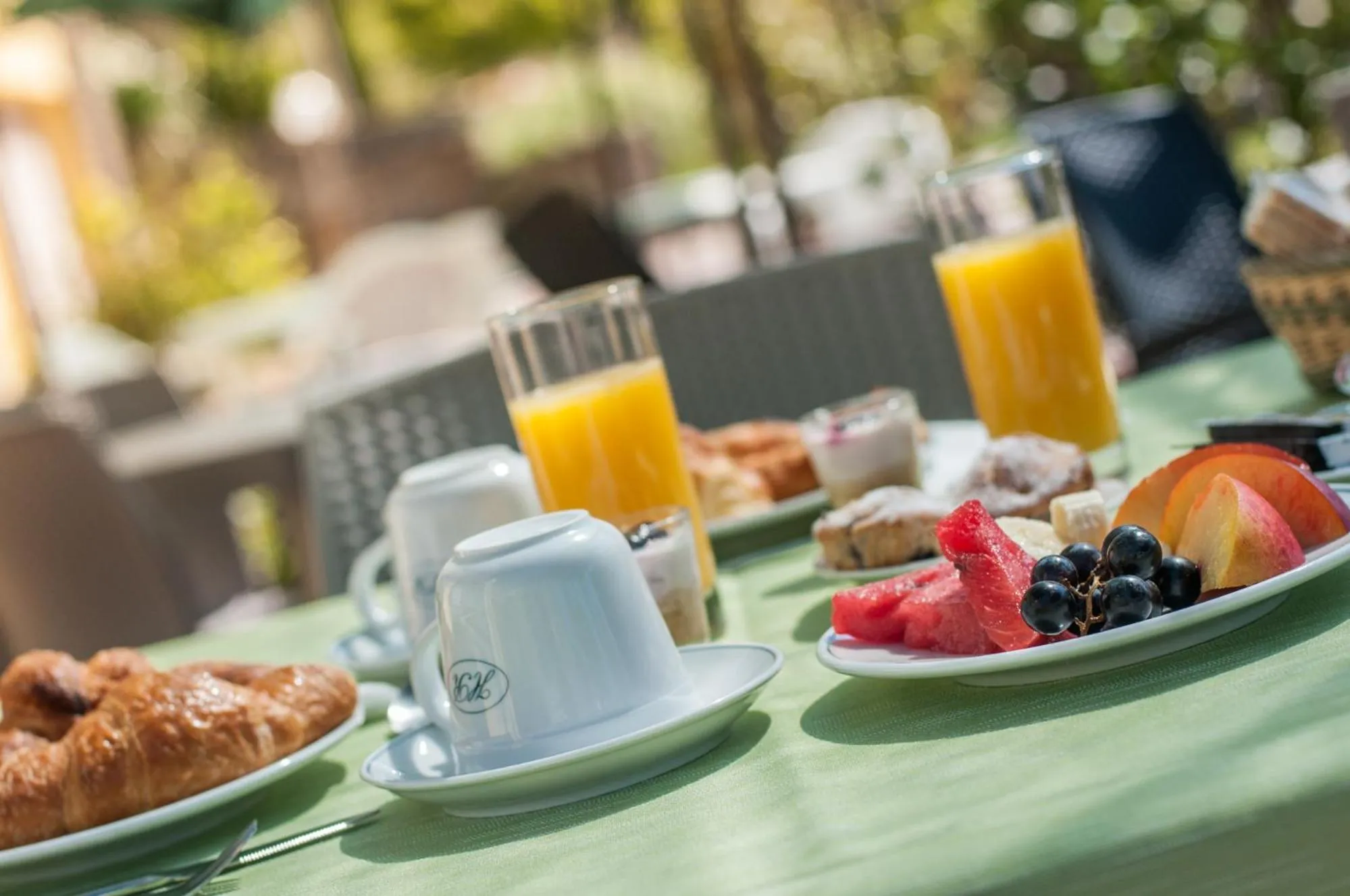 Buffet breakfast in Hotel Il Roscio