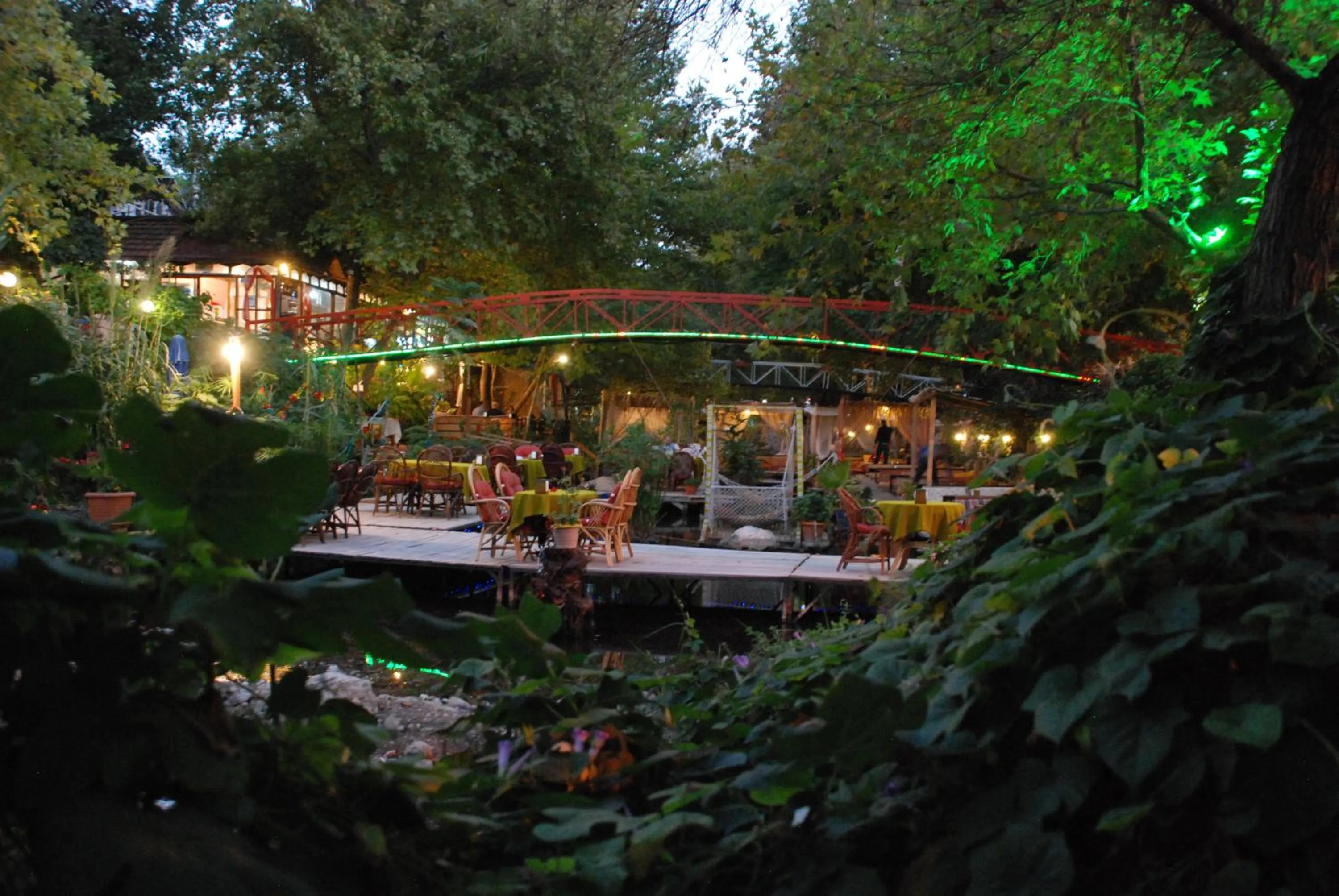 Restaurant/places to eat in Arikanda River Garden Hotel