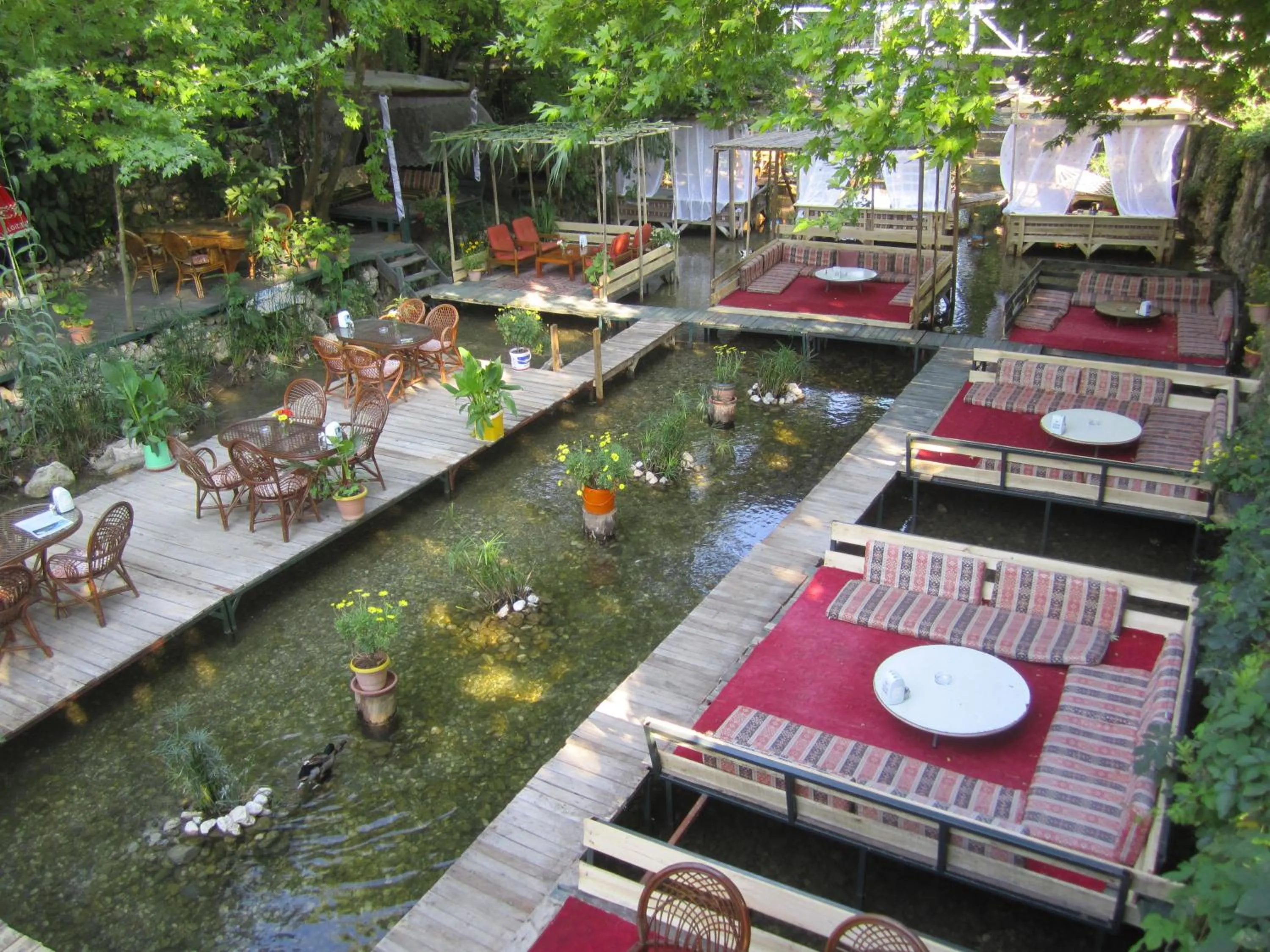 Restaurant/places to eat in Arikanda River Garden Hotel