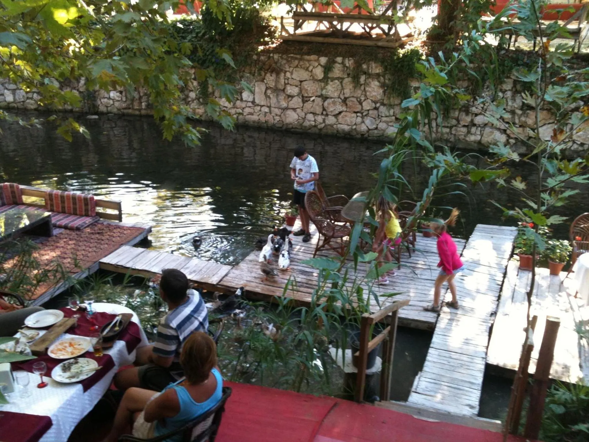 Restaurant/places to eat in Arikanda River Garden Hotel