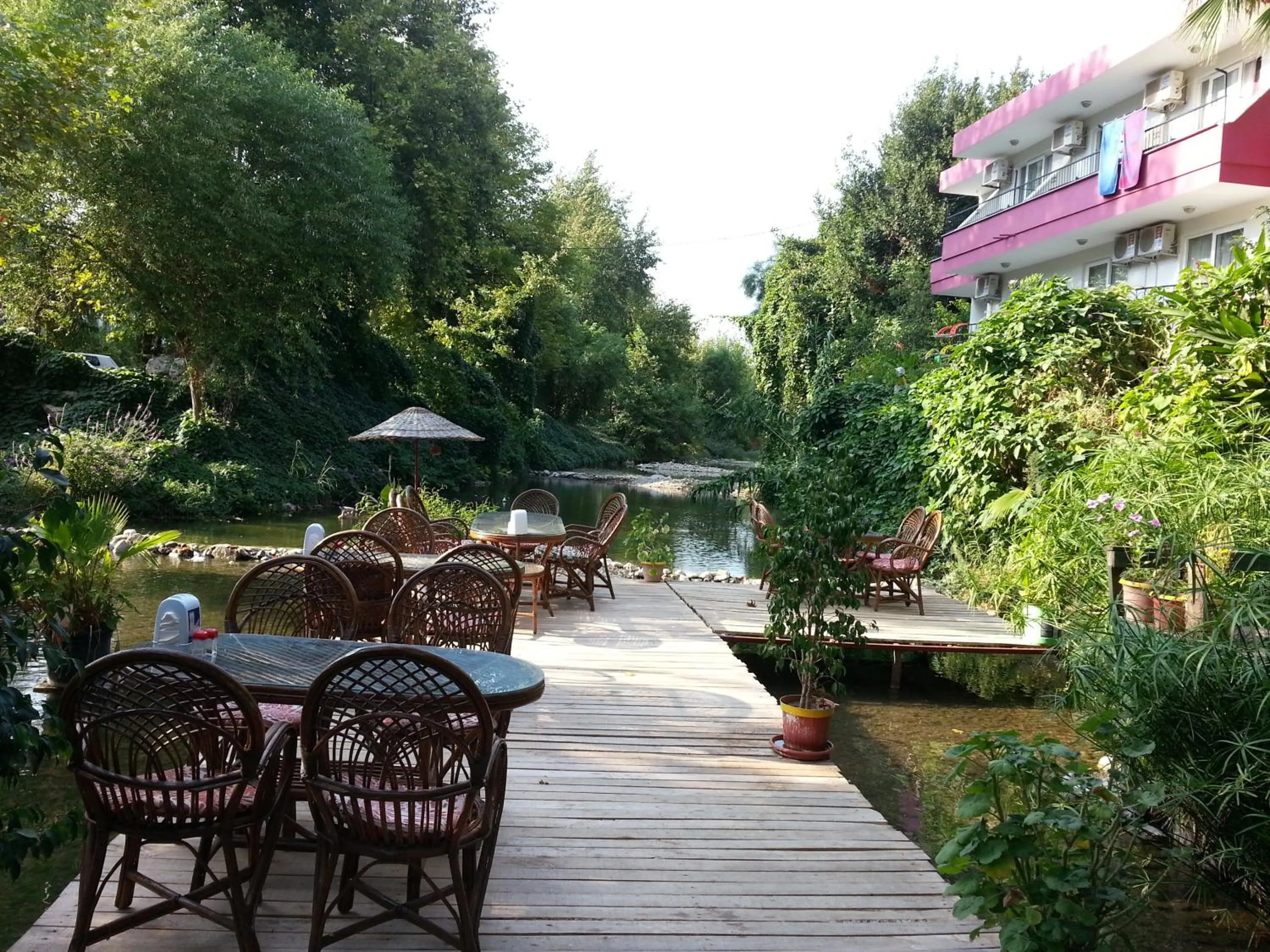 Restaurant/places to eat in Arikanda River Garden Hotel