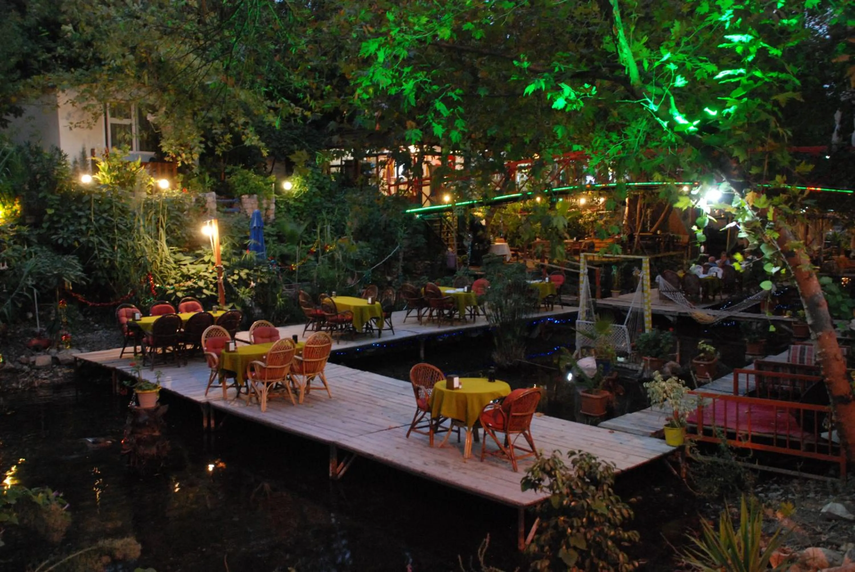 Restaurant/places to eat in Arikanda River Garden Hotel