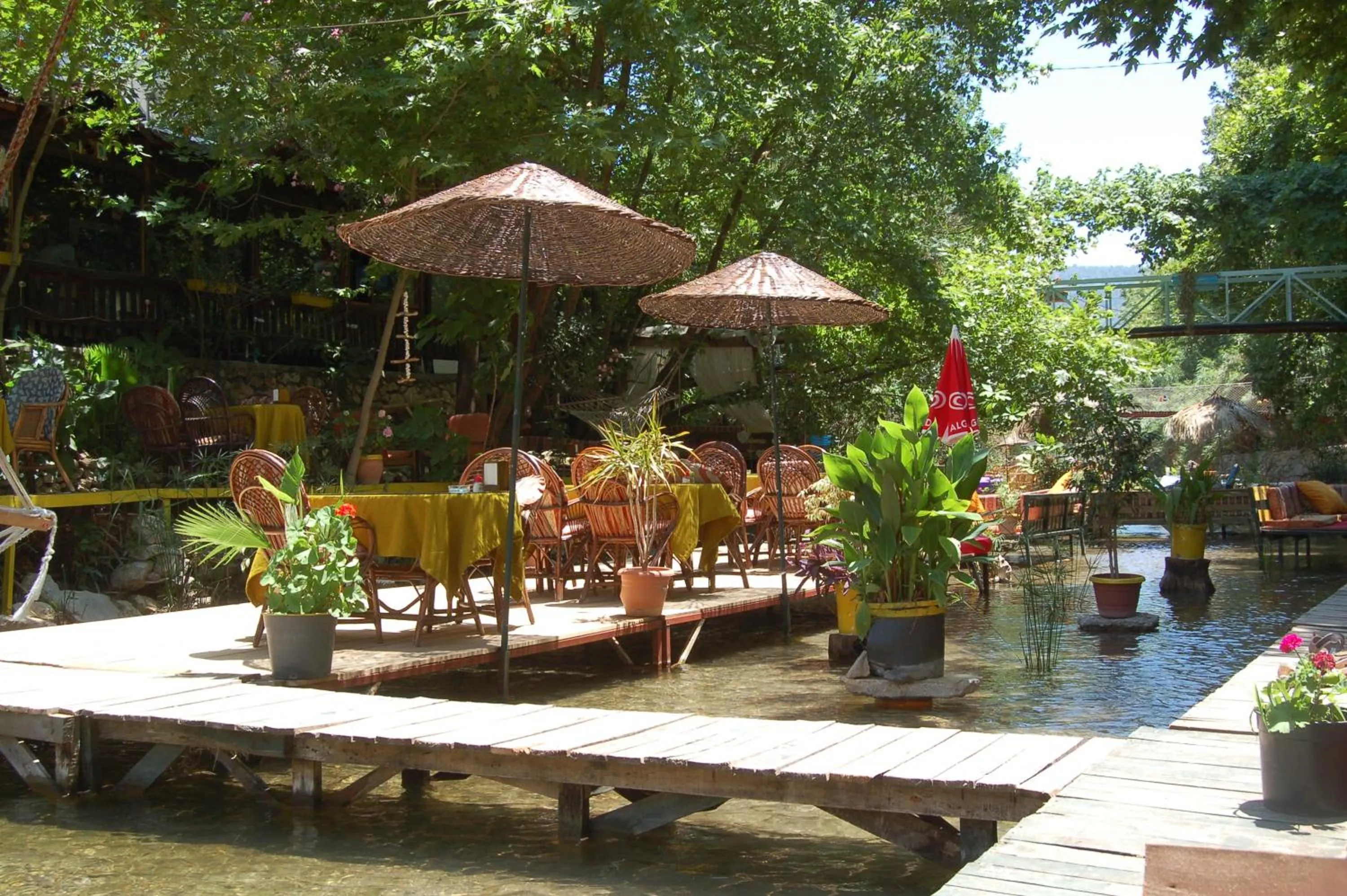 Restaurant/places to eat in Arikanda River Garden Hotel