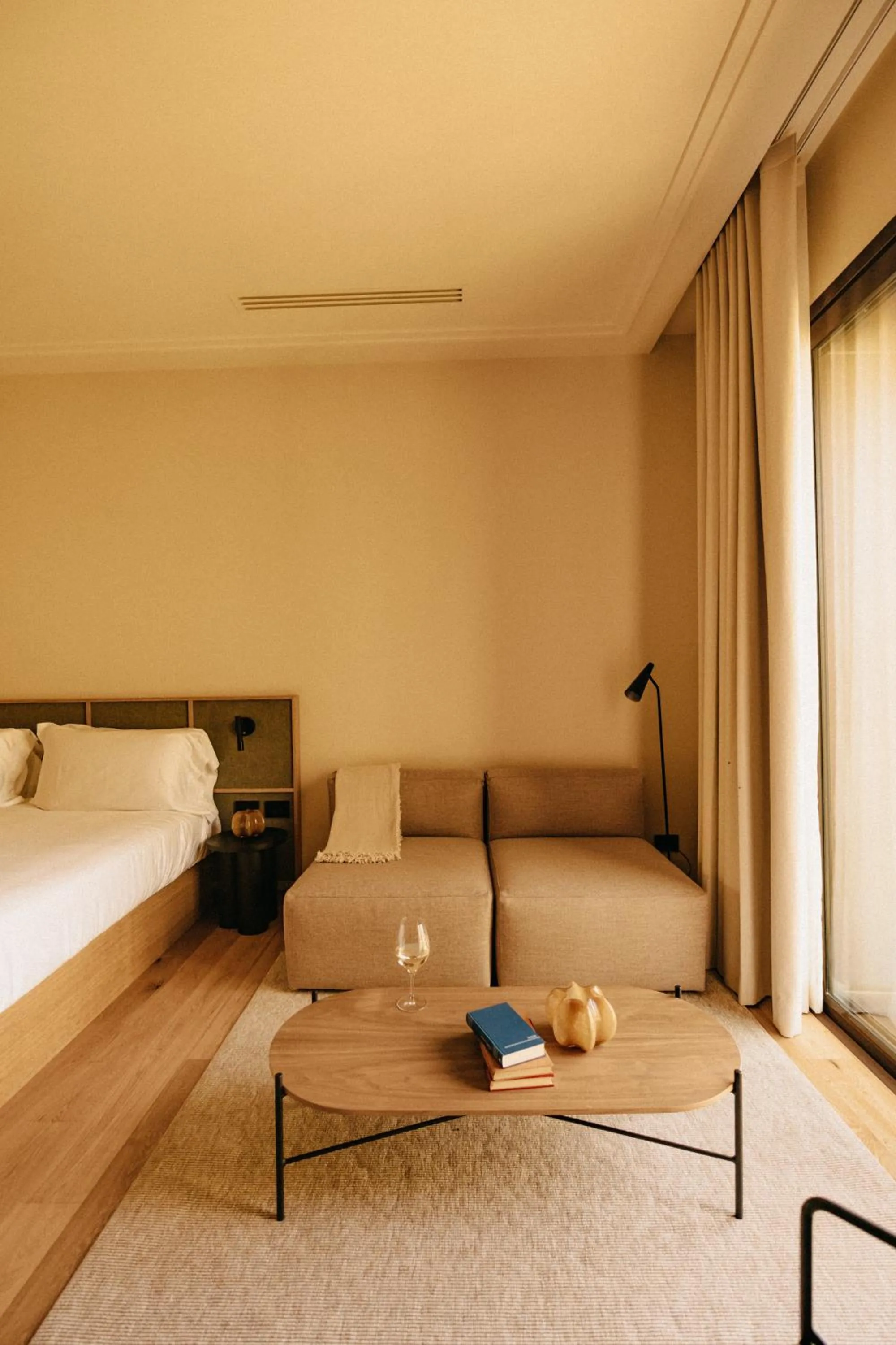 Bedroom, Bed in Aethos Saragano