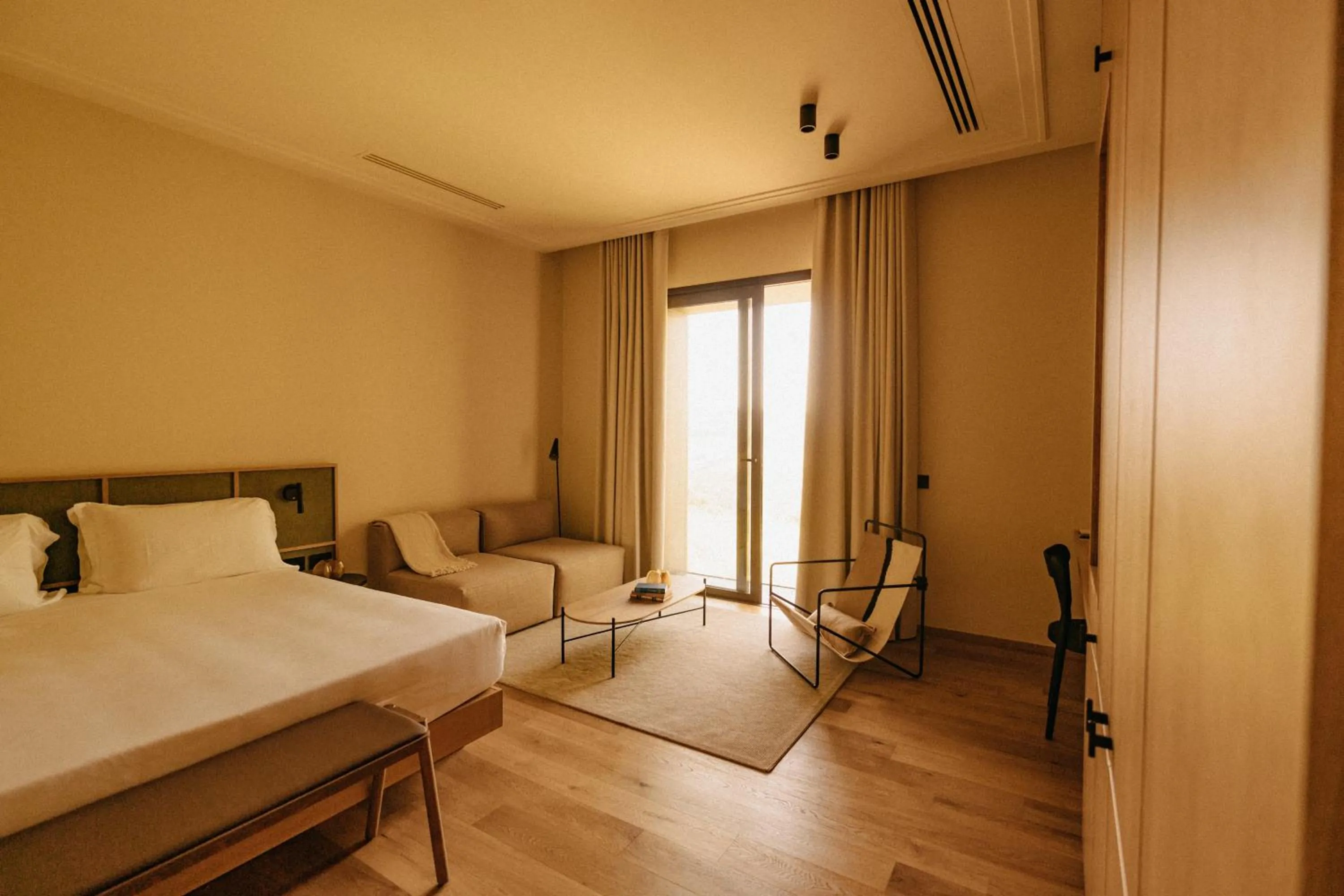 Bedroom, Bed in Aethos Saragano