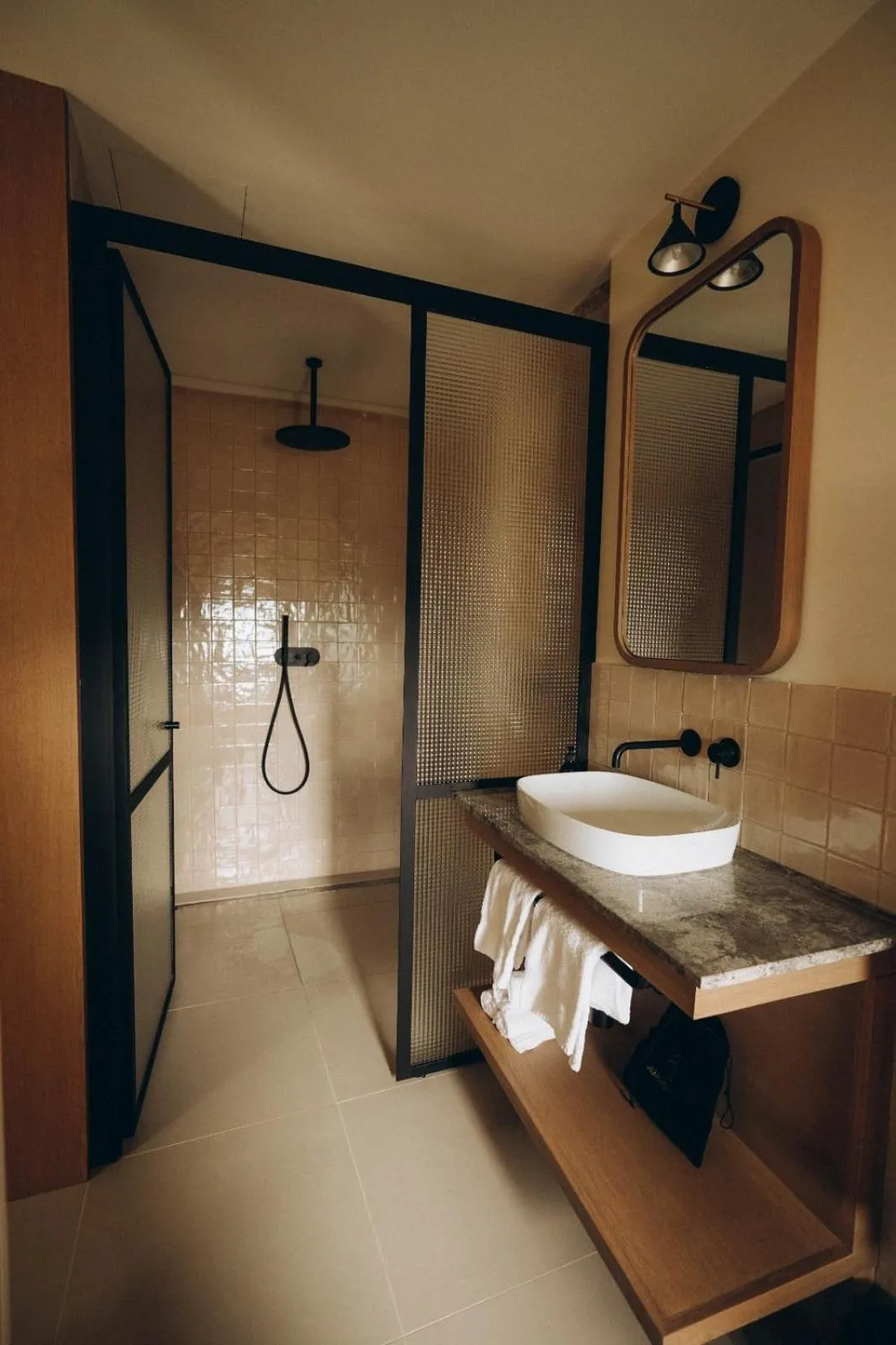 Bathroom in Aethos Saragano