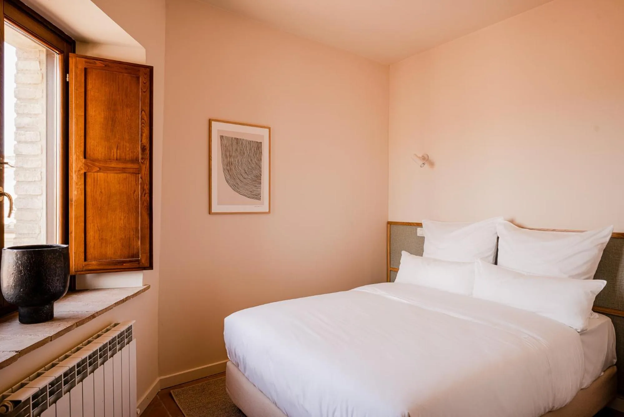 Bed in Aethos Saragano