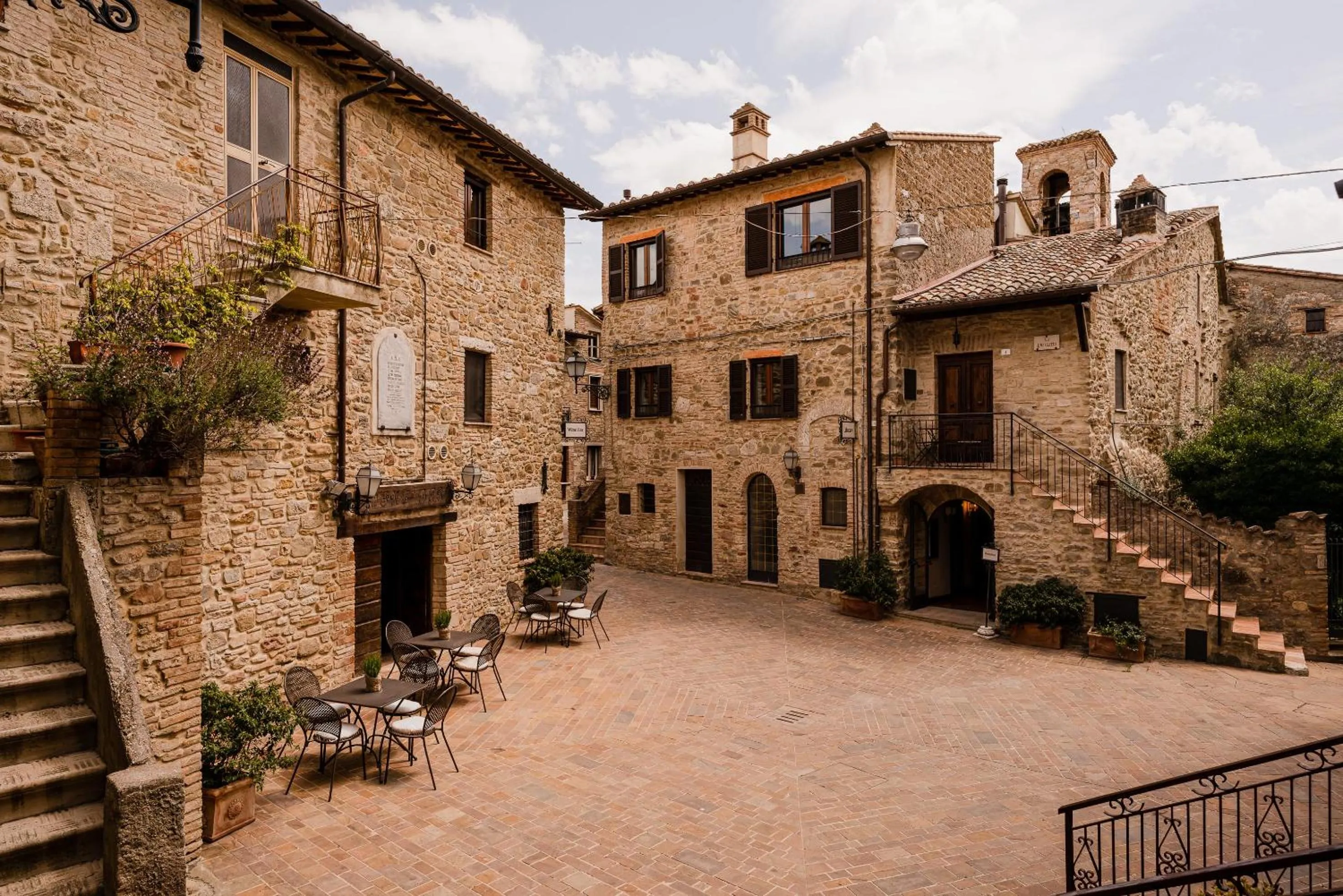 Property building in Aethos Saragano