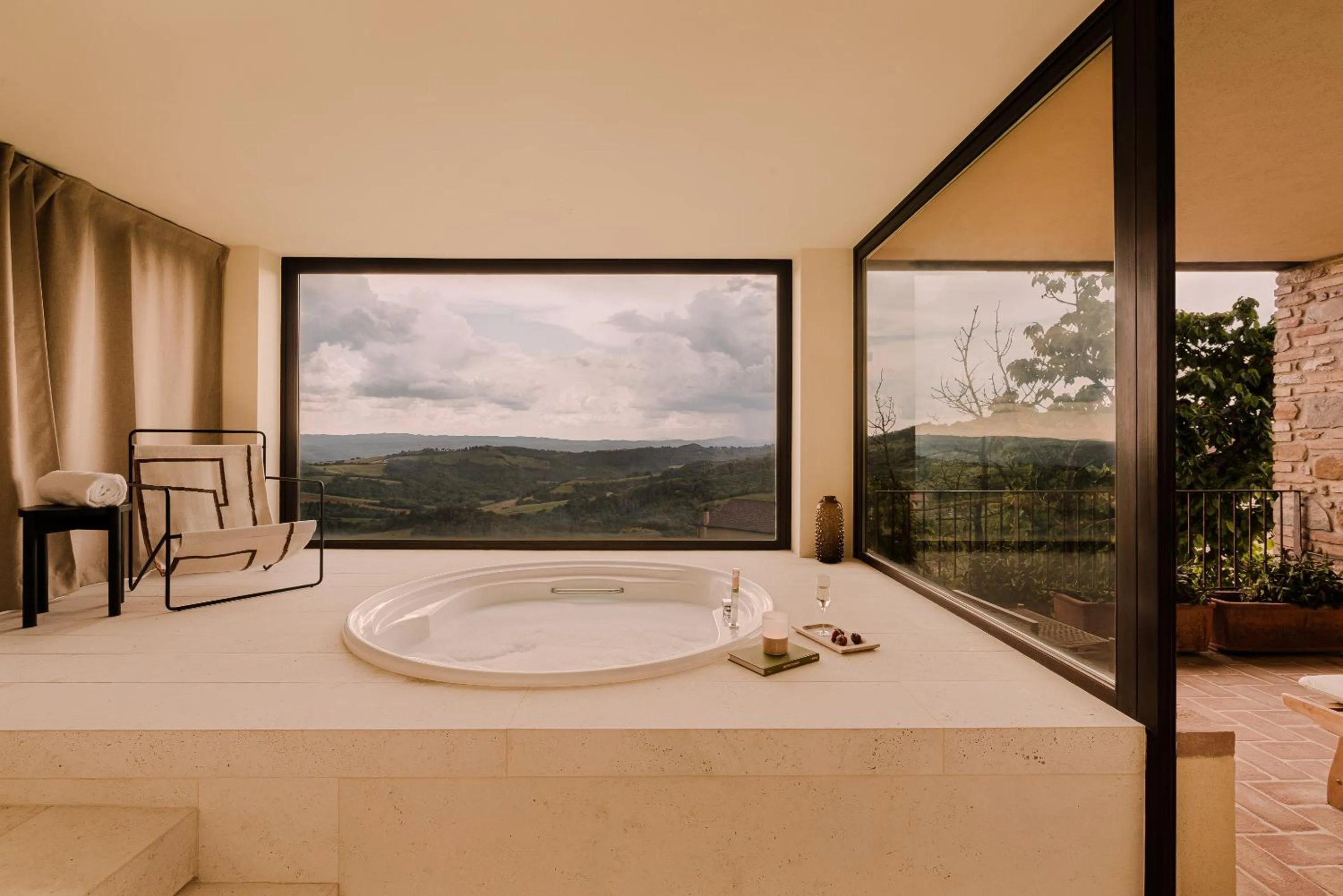 Hot Tub in Aethos Saragano