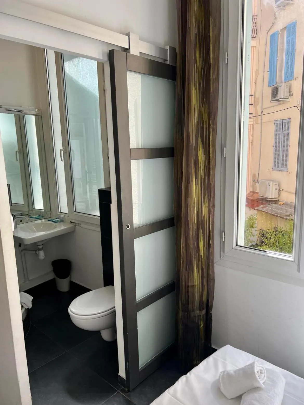 Bathroom in Chanteclair