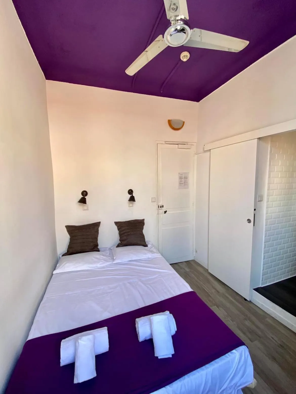 Bedroom, Bed in Chanteclair